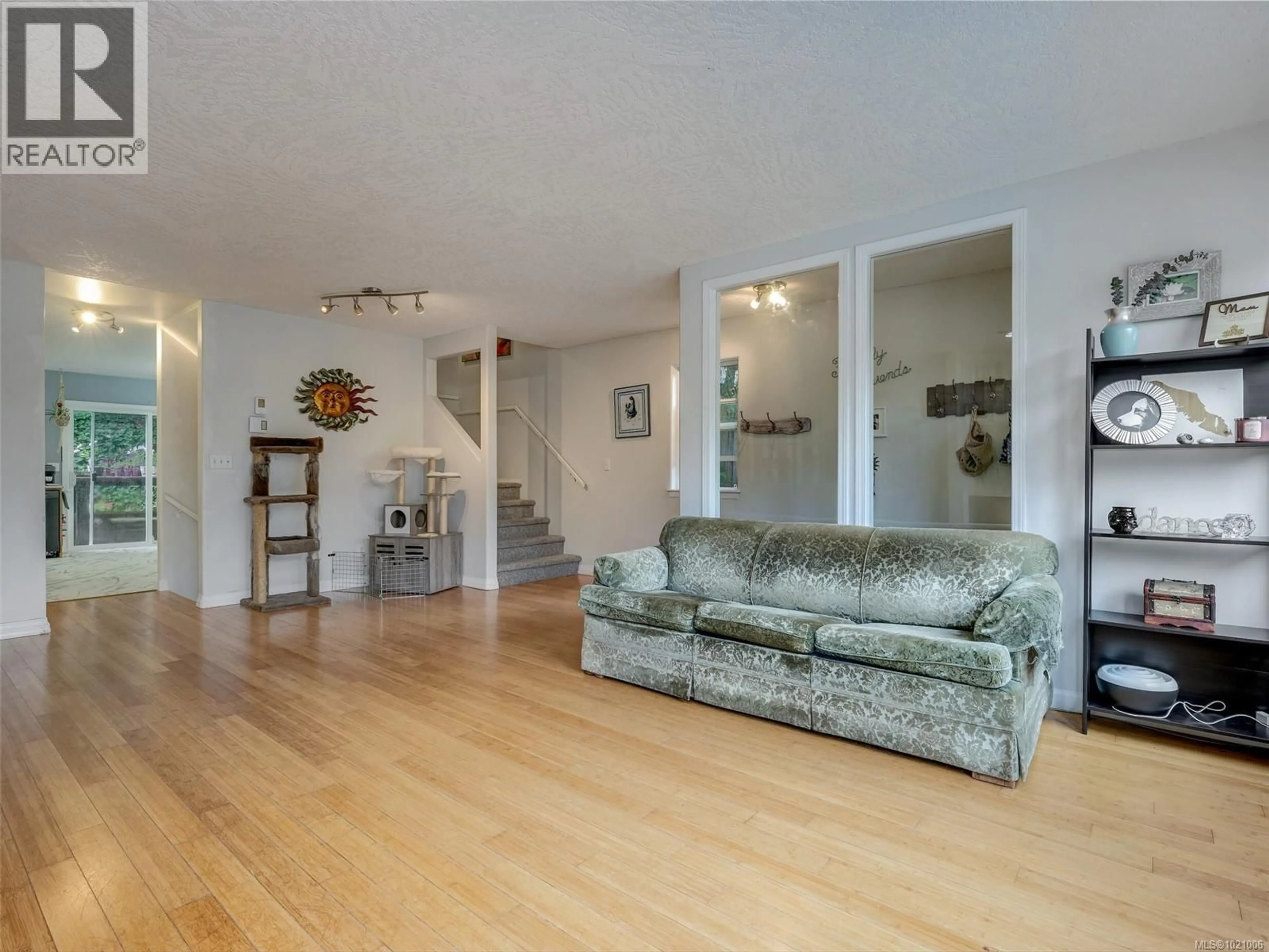 Living room with furniture, unknown for 2436 OTTER POINT ROAD, Sooke British Columbia V9Z0H9
