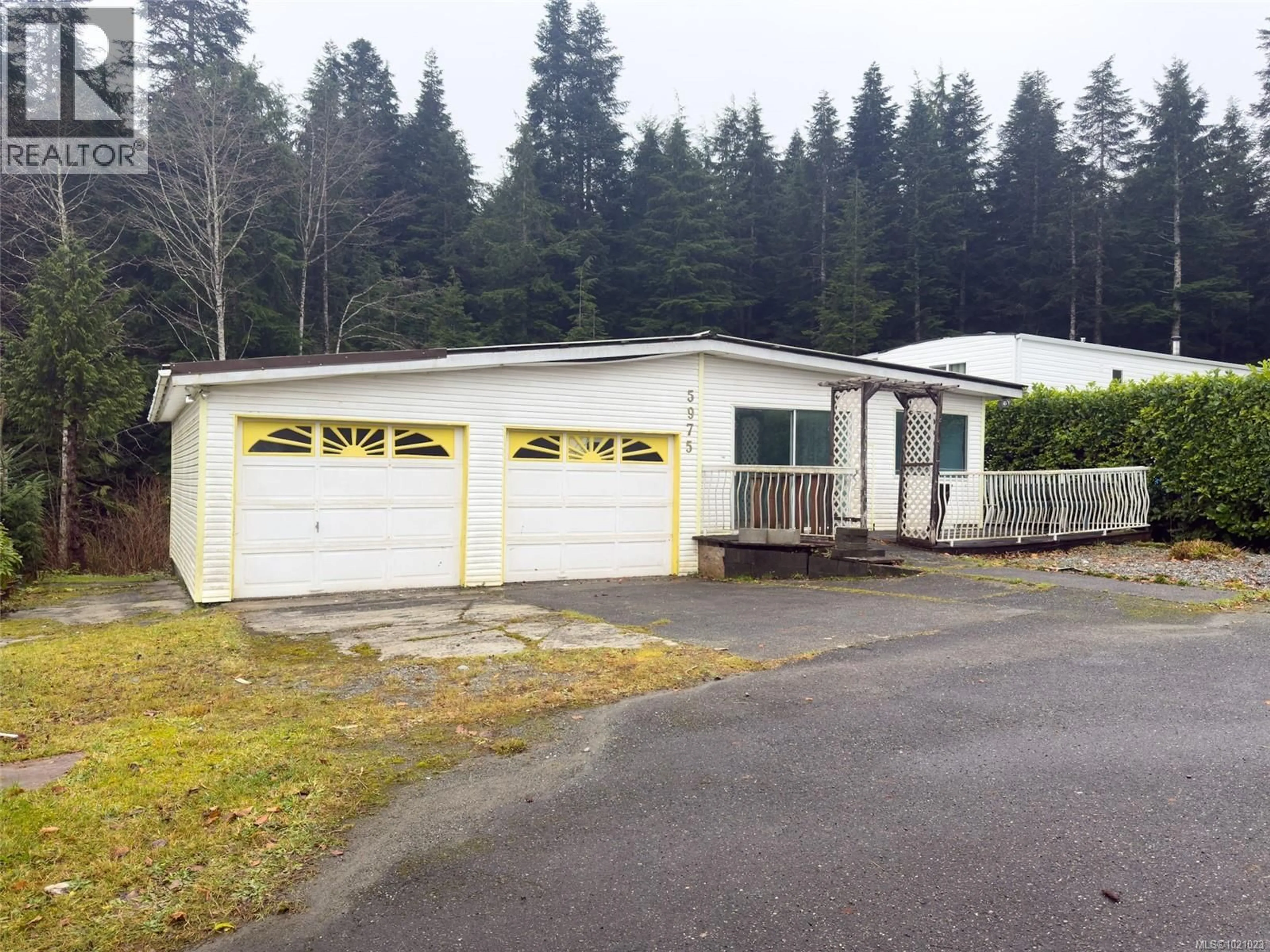 Indoor garage for 5975 HUNT STREET, Port Hardy British Columbia V0N2P0