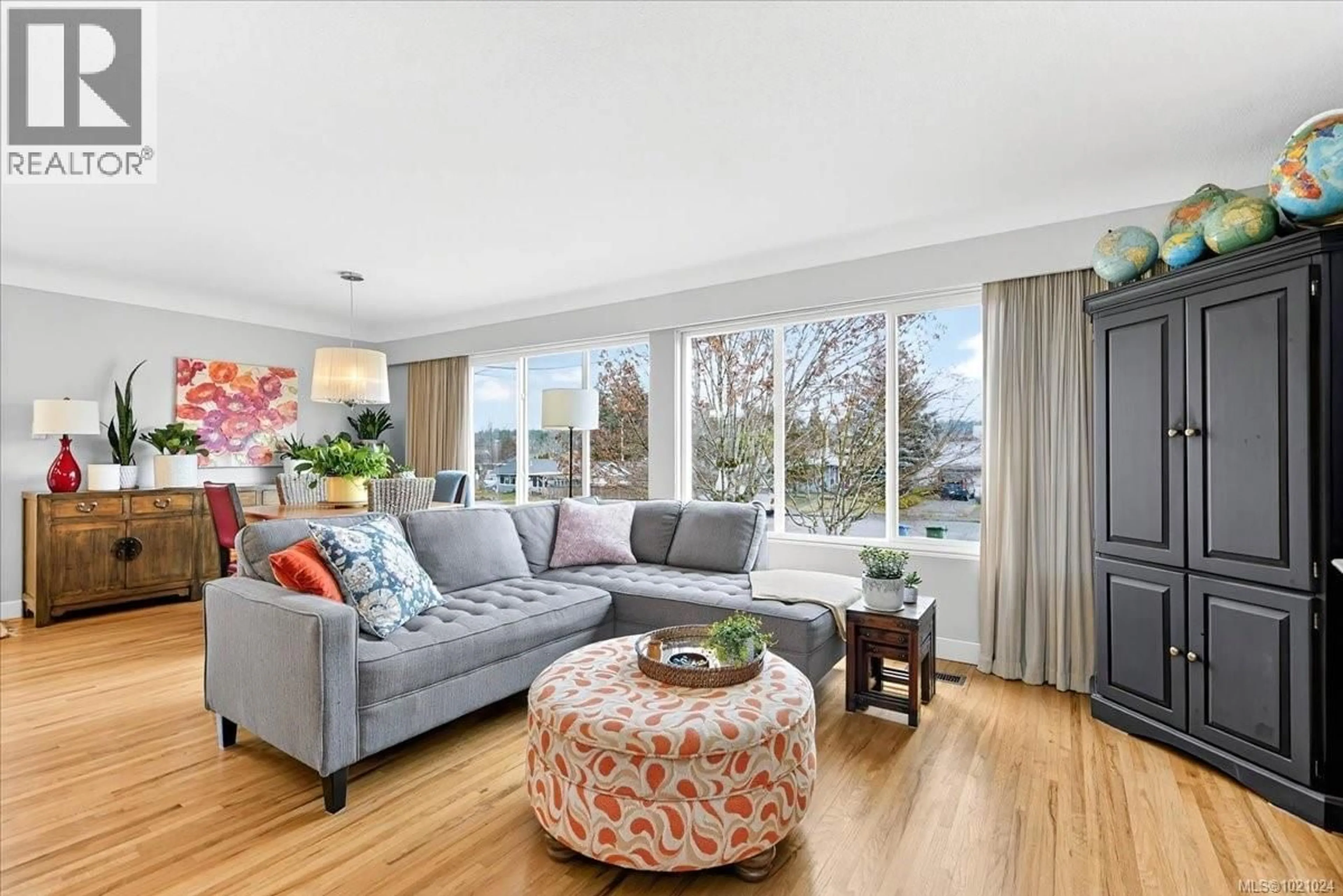 Living room with furniture, unknown for 3968 3RD AVENUE, Port Alberni British Columbia V9Y6G2