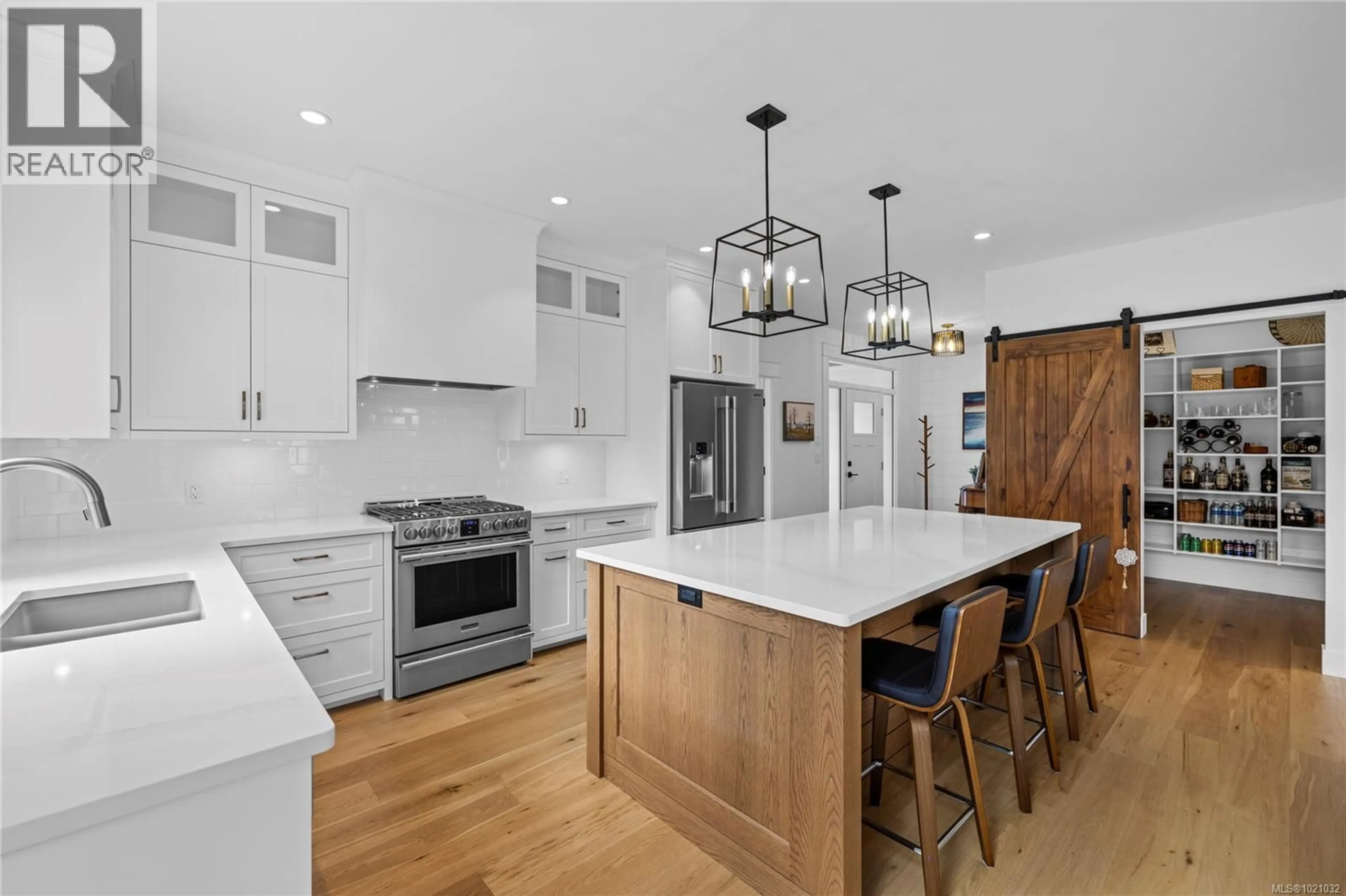 Open concept kitchen, unknown for 1365 PARKHURST PLACE, Parksville British Columbia V9P2E5