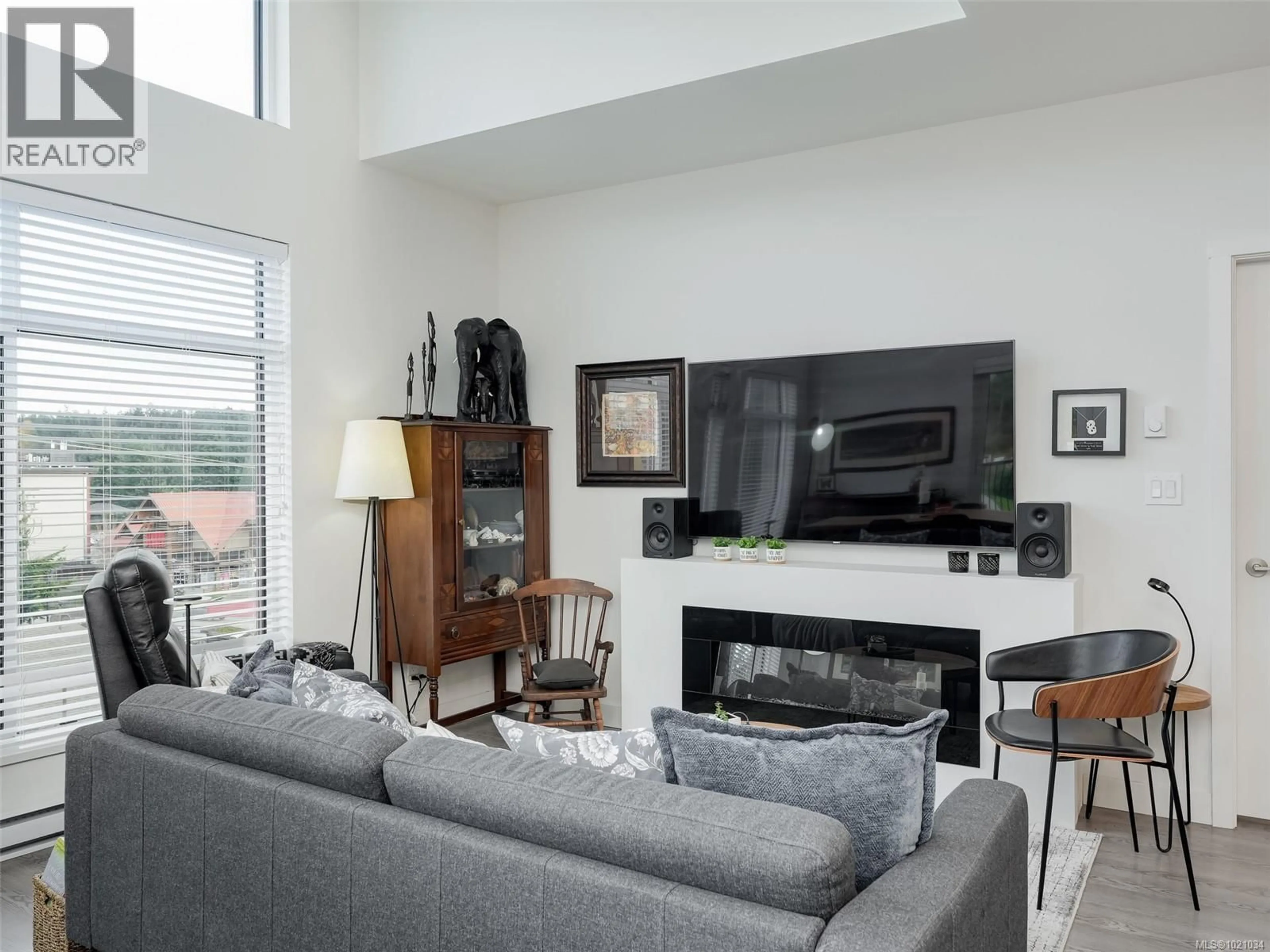 Living room with furniture, unknown for 406 - 707 TREANOR AVENUE, Langford British Columbia V9B0X7