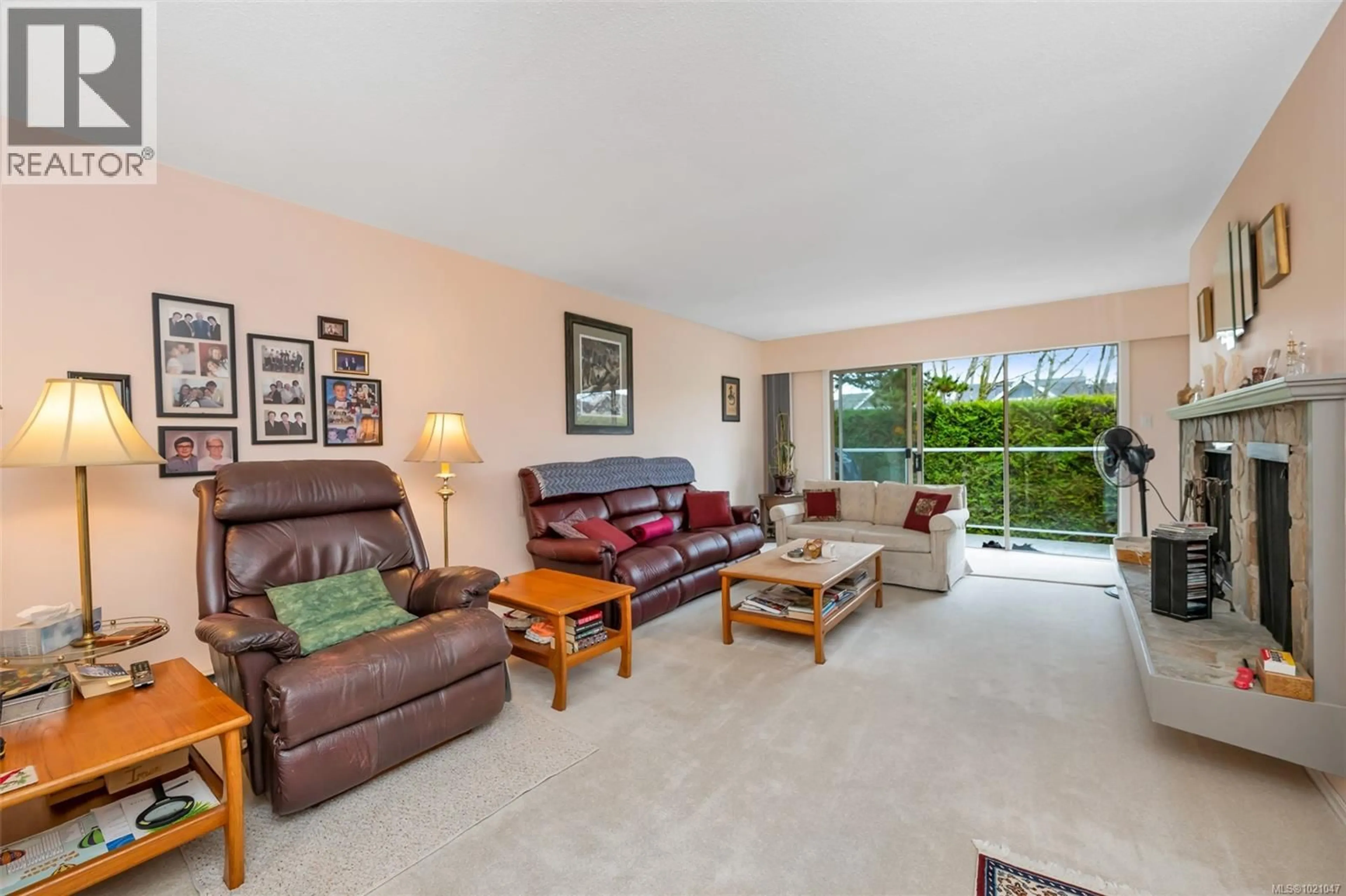 Living room with furniture, unknown for 4 - 2020 WHITE BIRCH ROAD, Sidney British Columbia V8L2R1