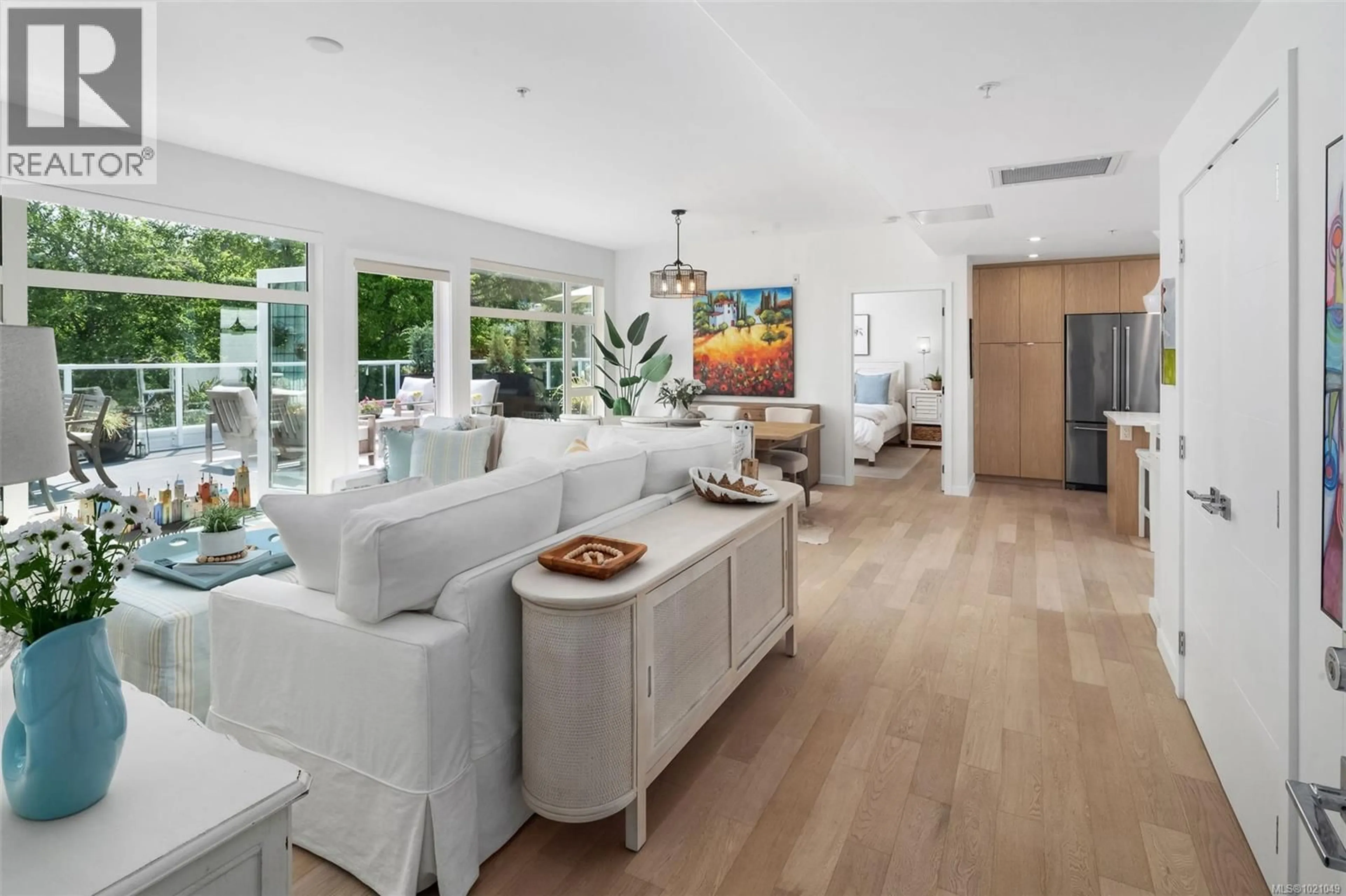 Open concept kitchen, unknown for 405 - 5118 CORDOVA BAY ROAD, Saanich British Columbia V8Y2K5