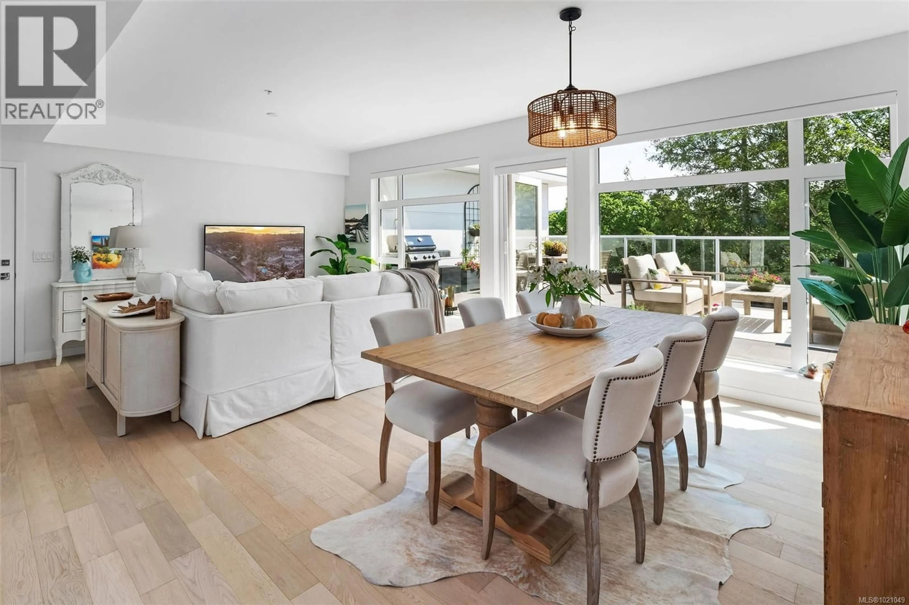 Dining room, unknown for 405 - 5118 CORDOVA BAY ROAD, Saanich British Columbia V8Y2K5