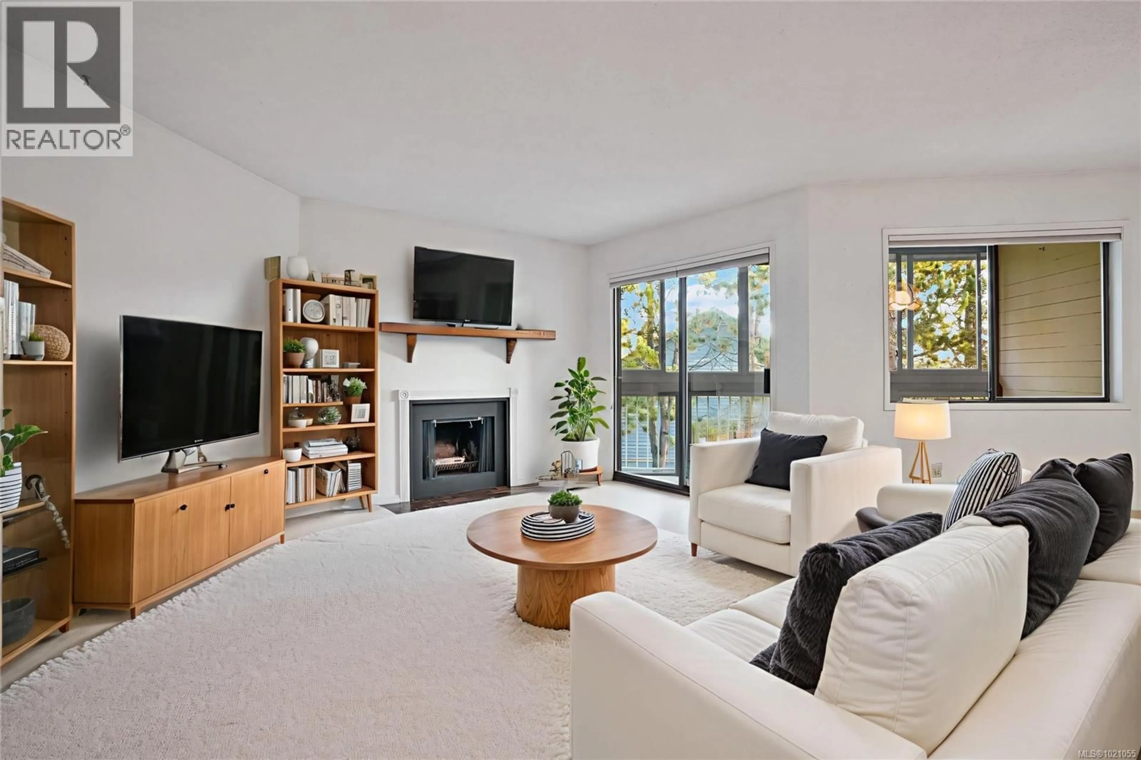 Living room with furniture, unknown for 504 - 69 GORGE ROAD WEST, Saanich British Columbia V9A1L9