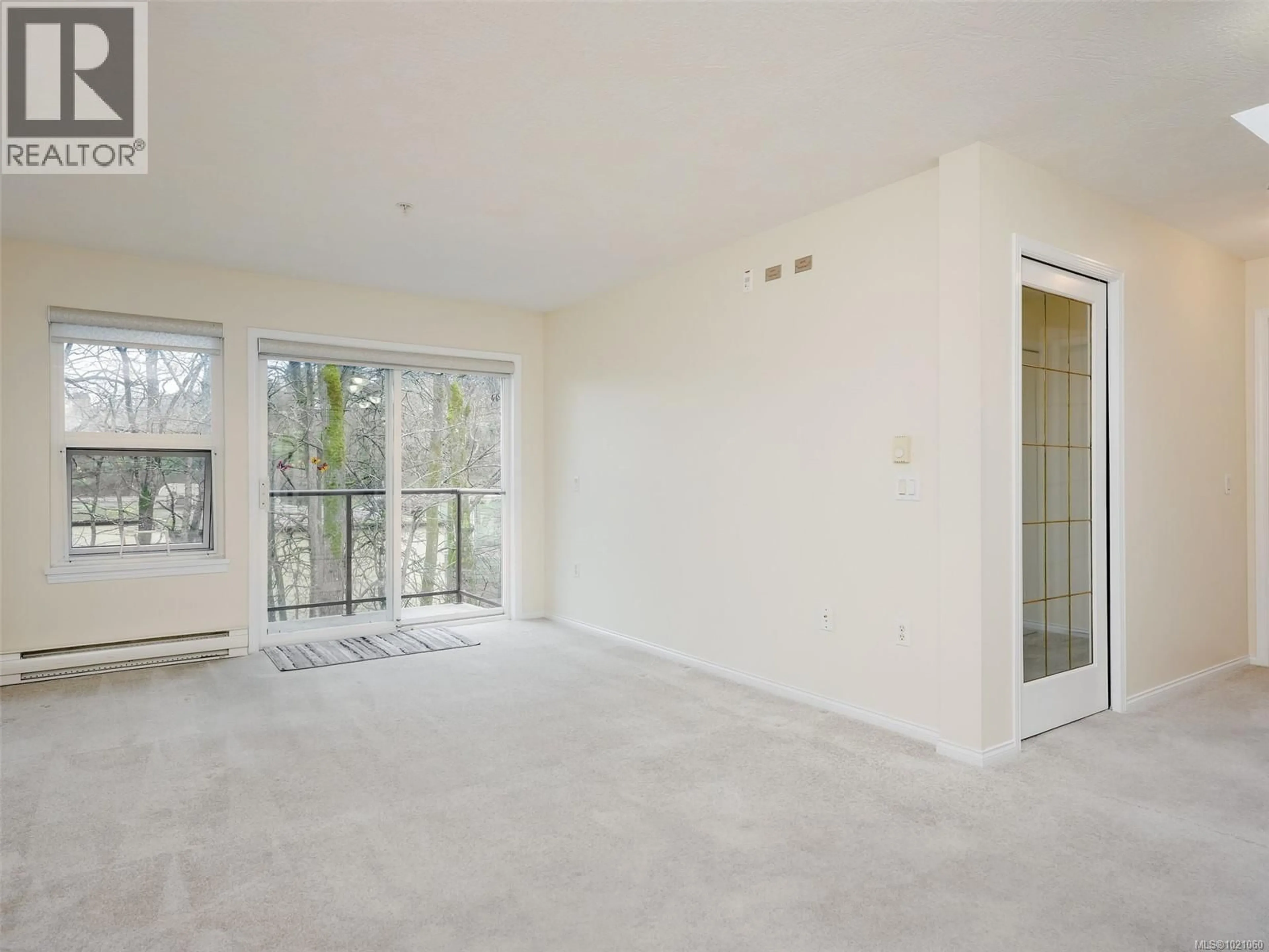 A pic of a room for 310 - 1485 GARNET ROAD, Saanich British Columbia V8P5T5