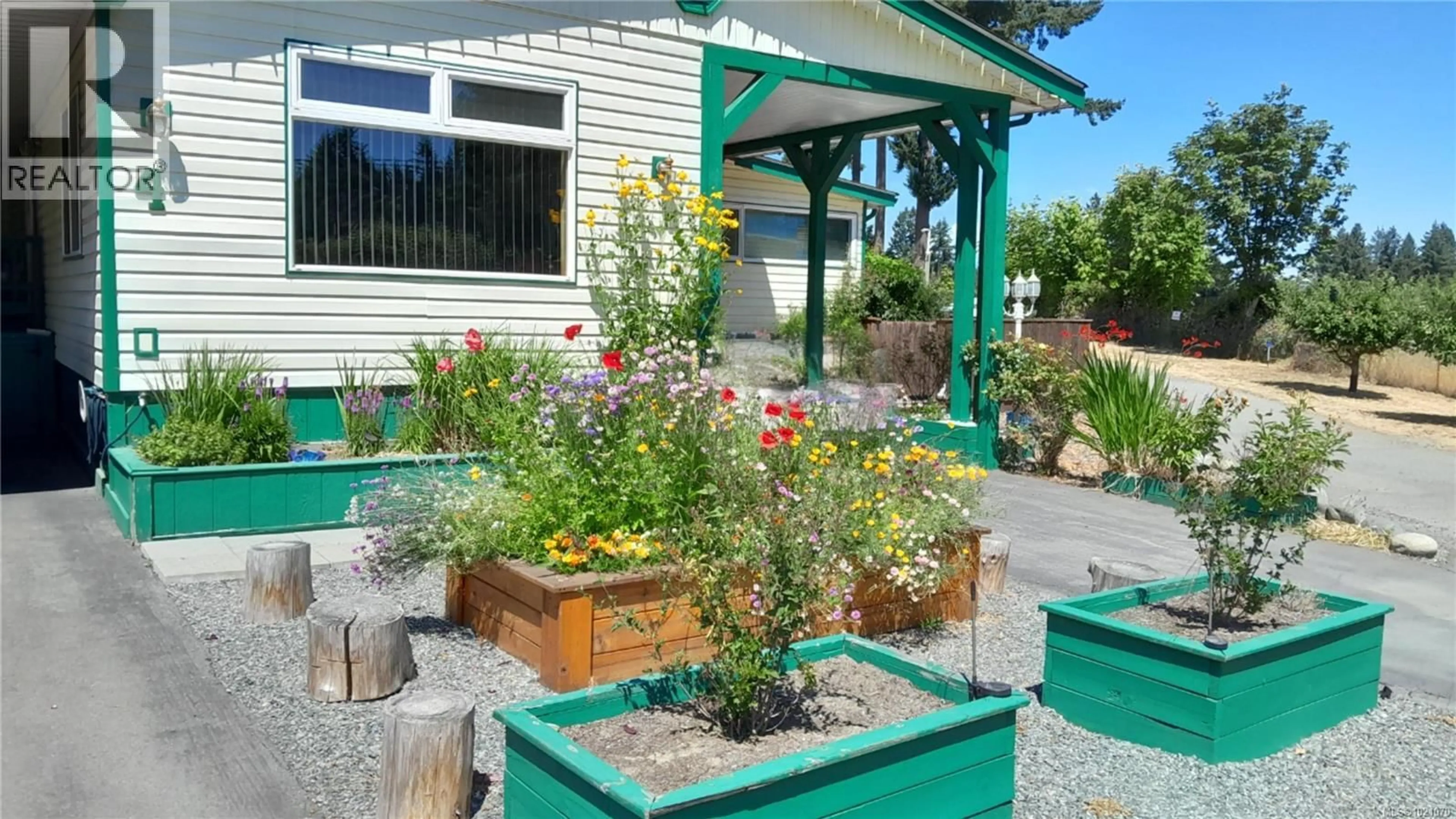 Patio, street for 4 - 1572 SEABIRD ROAD, Cassidy British Columbia V9G1L3