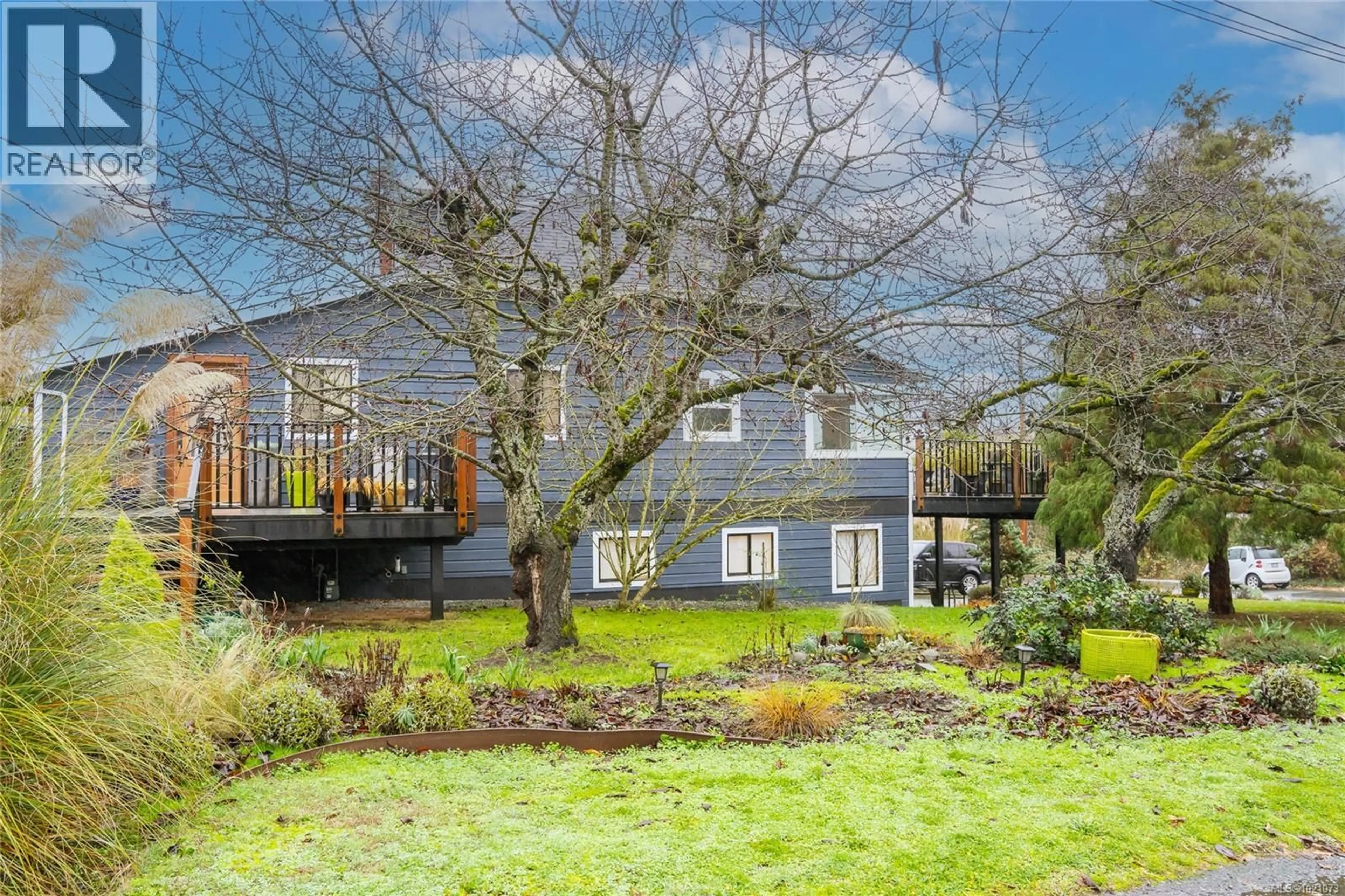 A pic from outside/outdoor area/front of a property/back of a property/a pic from drone, unknown for 9920 CEDAR STREET, Chemainus British Columbia V0R1K0