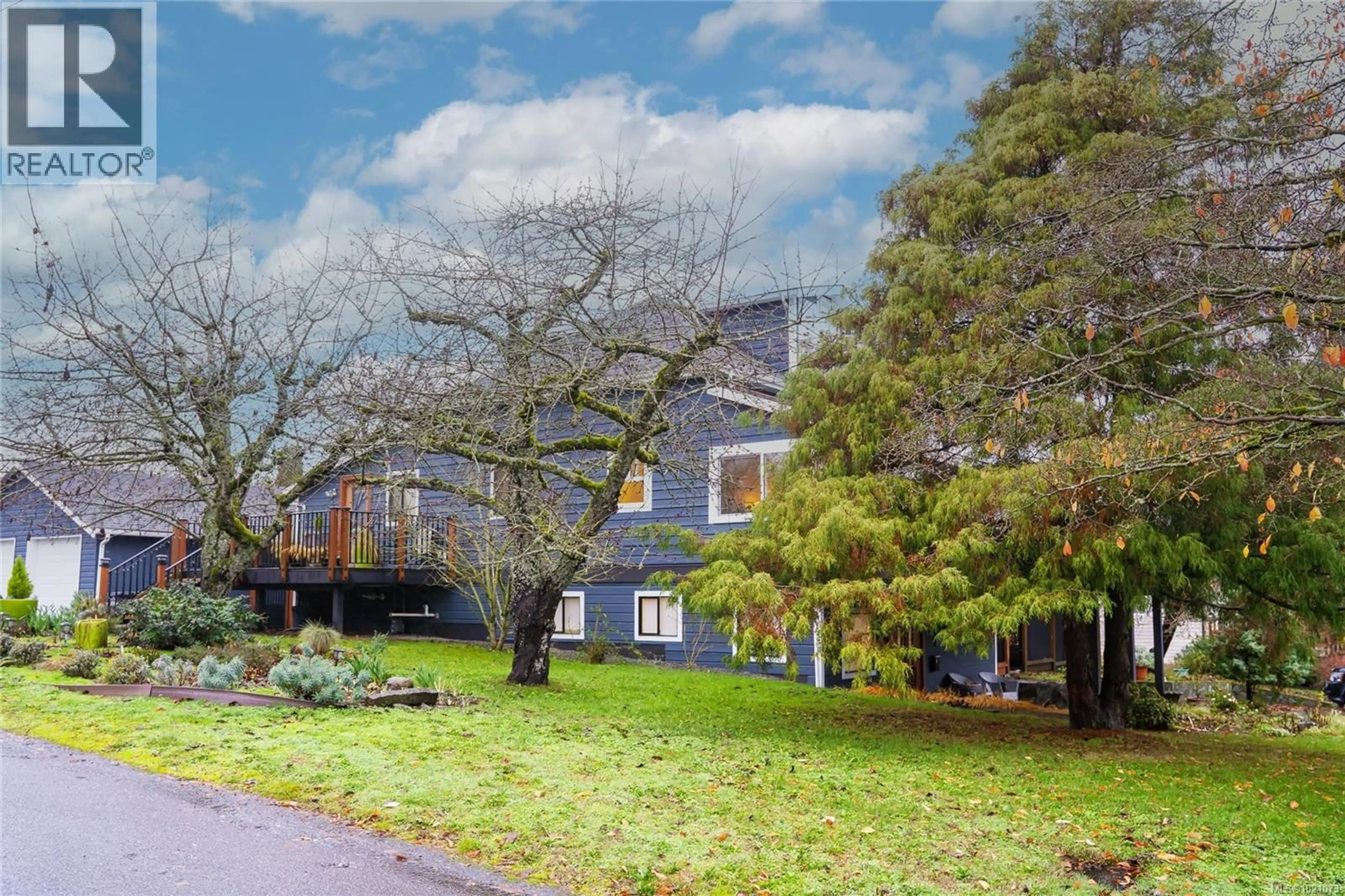 A pic from outside/outdoor area/front of a property/back of a property/a pic from drone, street for 9920 CEDAR STREET, Chemainus British Columbia V0R1K0