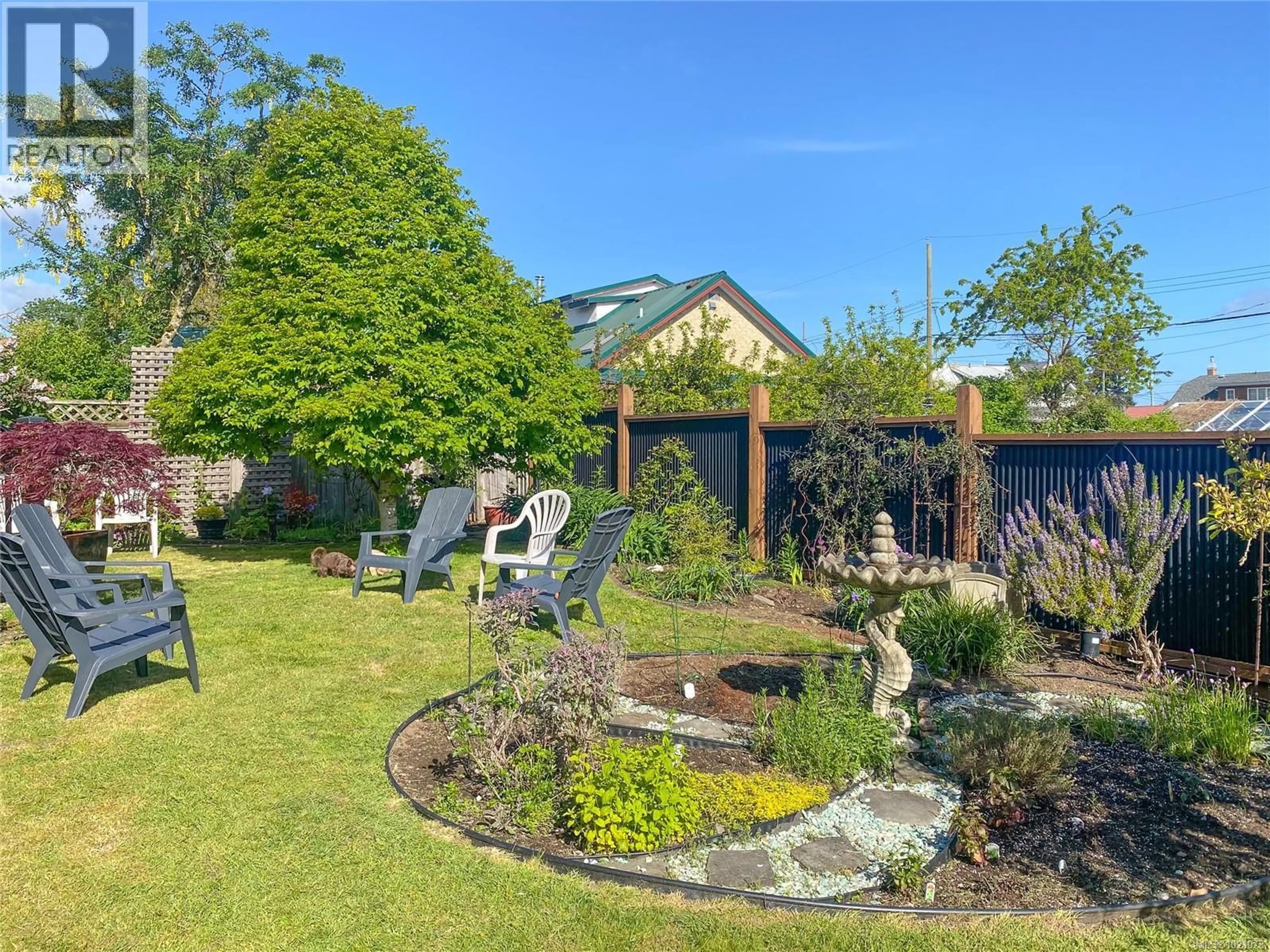 A pic from outside/outdoor area/front of a property/back of a property/a pic from drone, unknown for 9920 CEDAR STREET, Chemainus British Columbia V0R1K0
