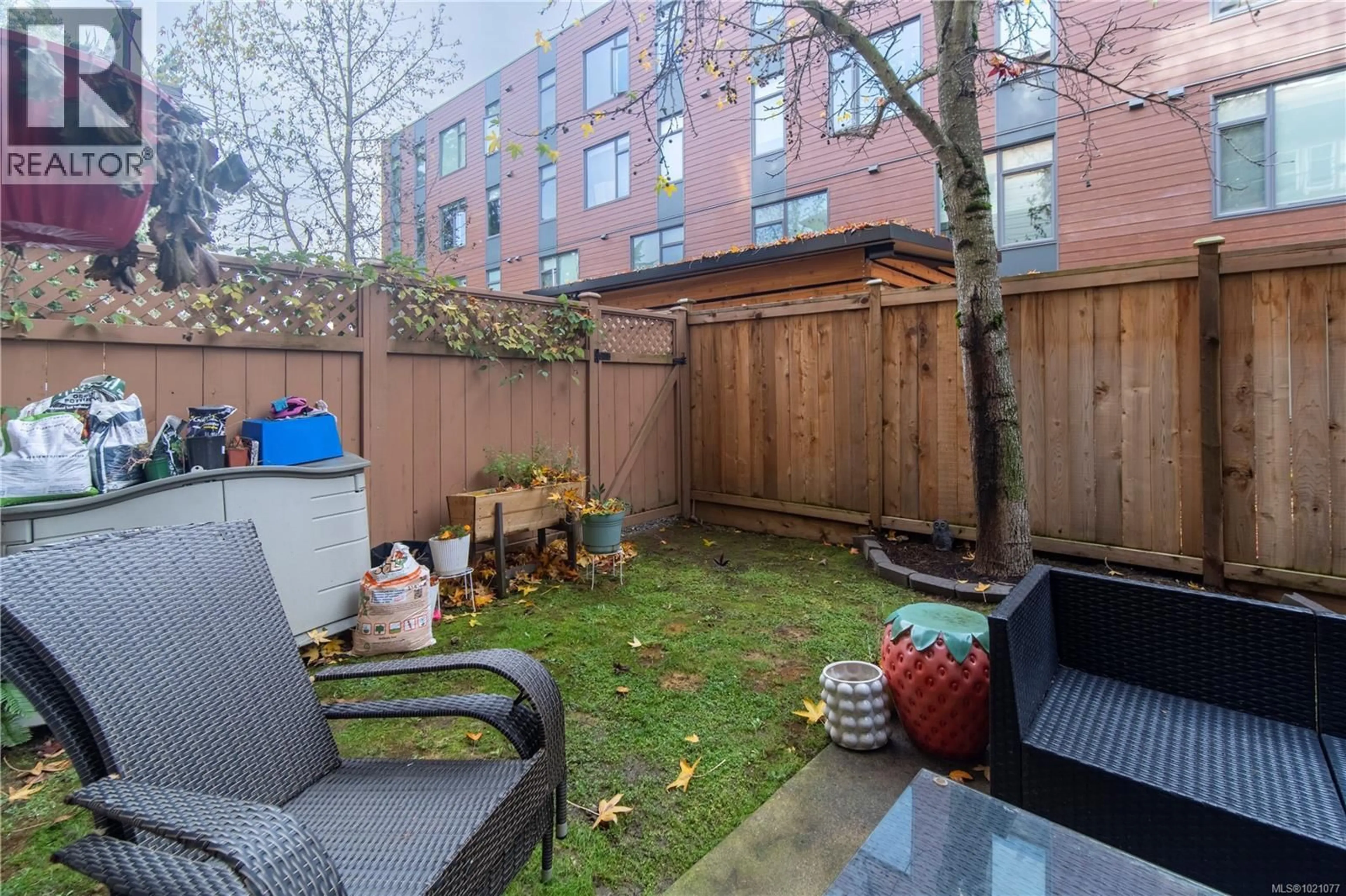 Patio, street for 105 - 2747 JACKLIN ROAD, Langford British Columbia V9B3X7