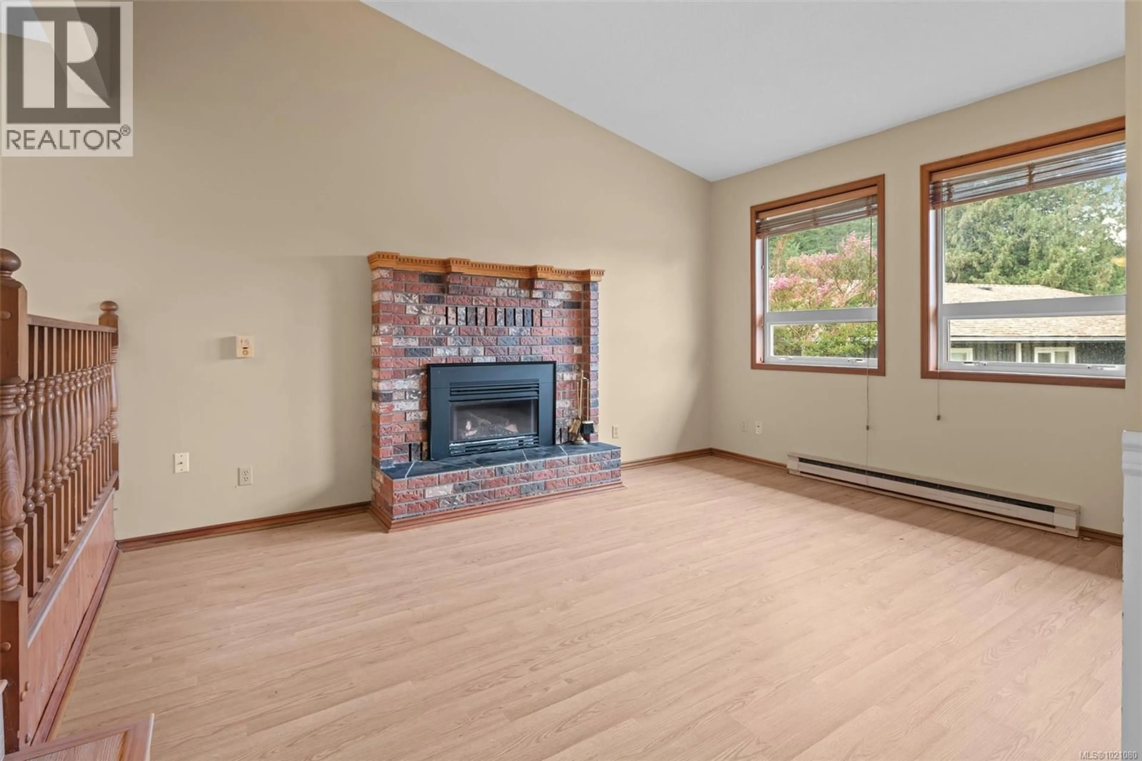 Living room with furniture, unknown for 3383 ST. TROY PLACE, Colwood British Columbia V9C3J7