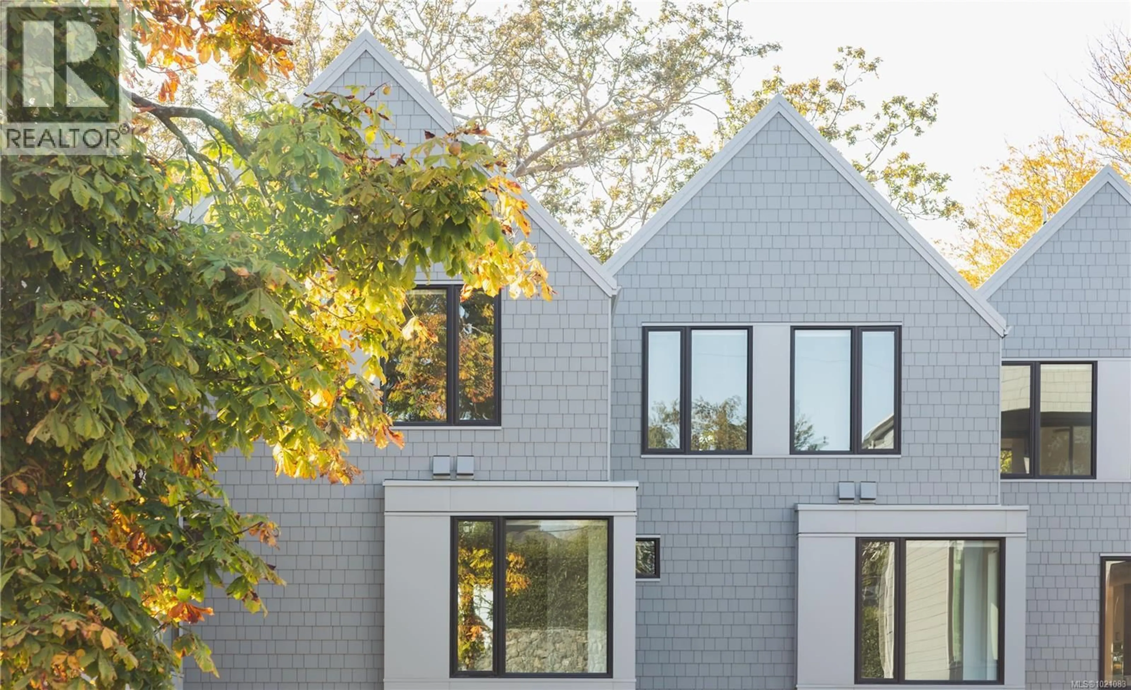 Home with brick exterior material, street for 7 - 907 REDFERN STREET, Victoria British Columbia V8S4G6