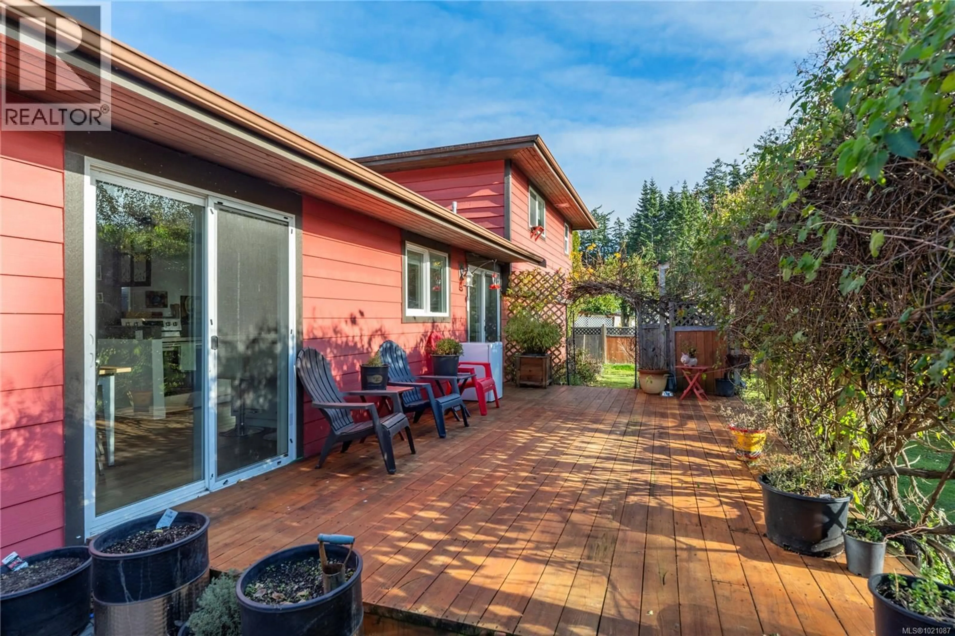 Patio, street for 1592 DALMATIAN DRIVE, Parksville British Columbia V9P1Y7