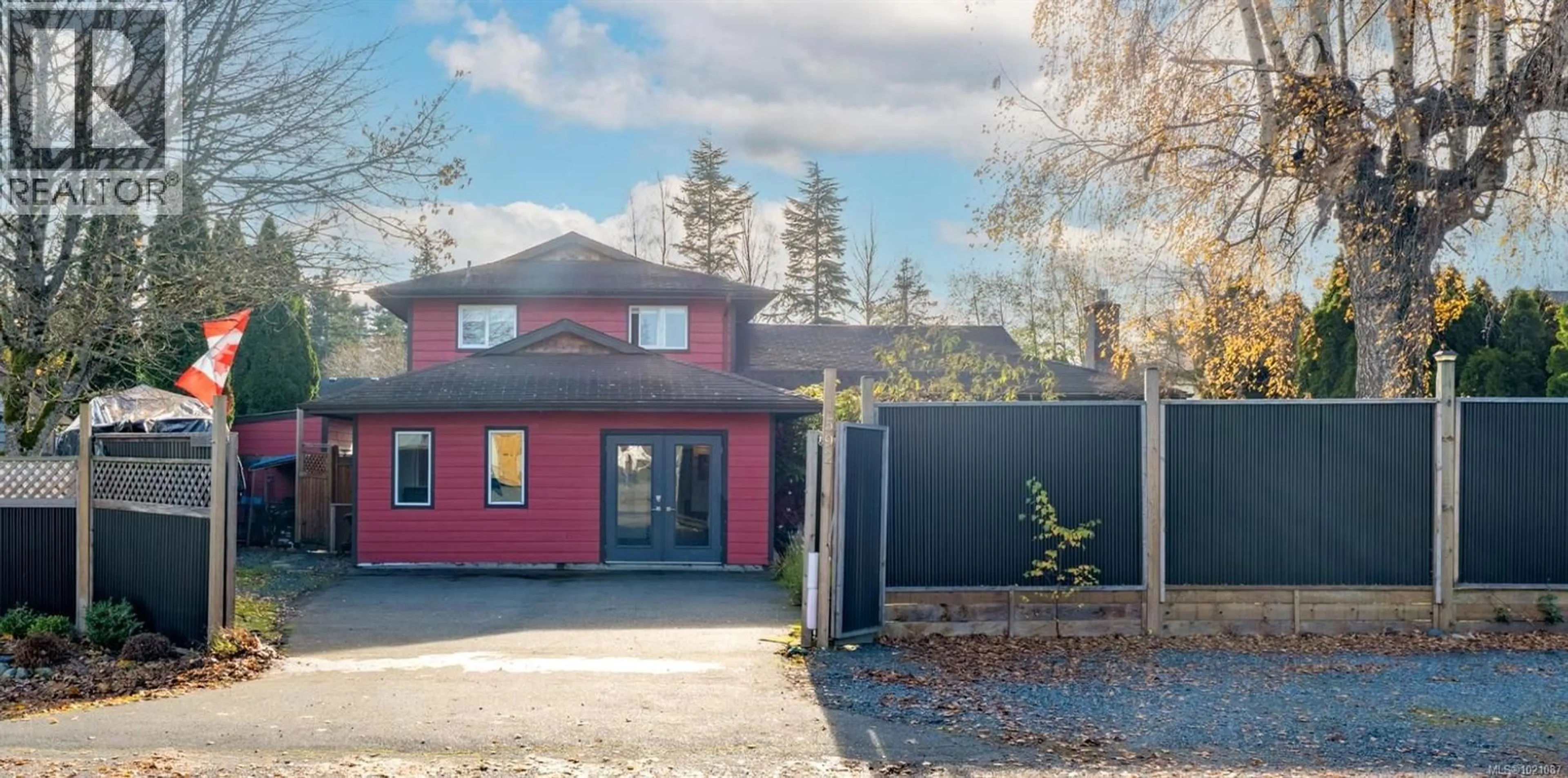 A pic from outside/outdoor area/front of a property/back of a property/a pic from drone, street for 1592 DALMATIAN DRIVE, Parksville British Columbia V9P1Y7