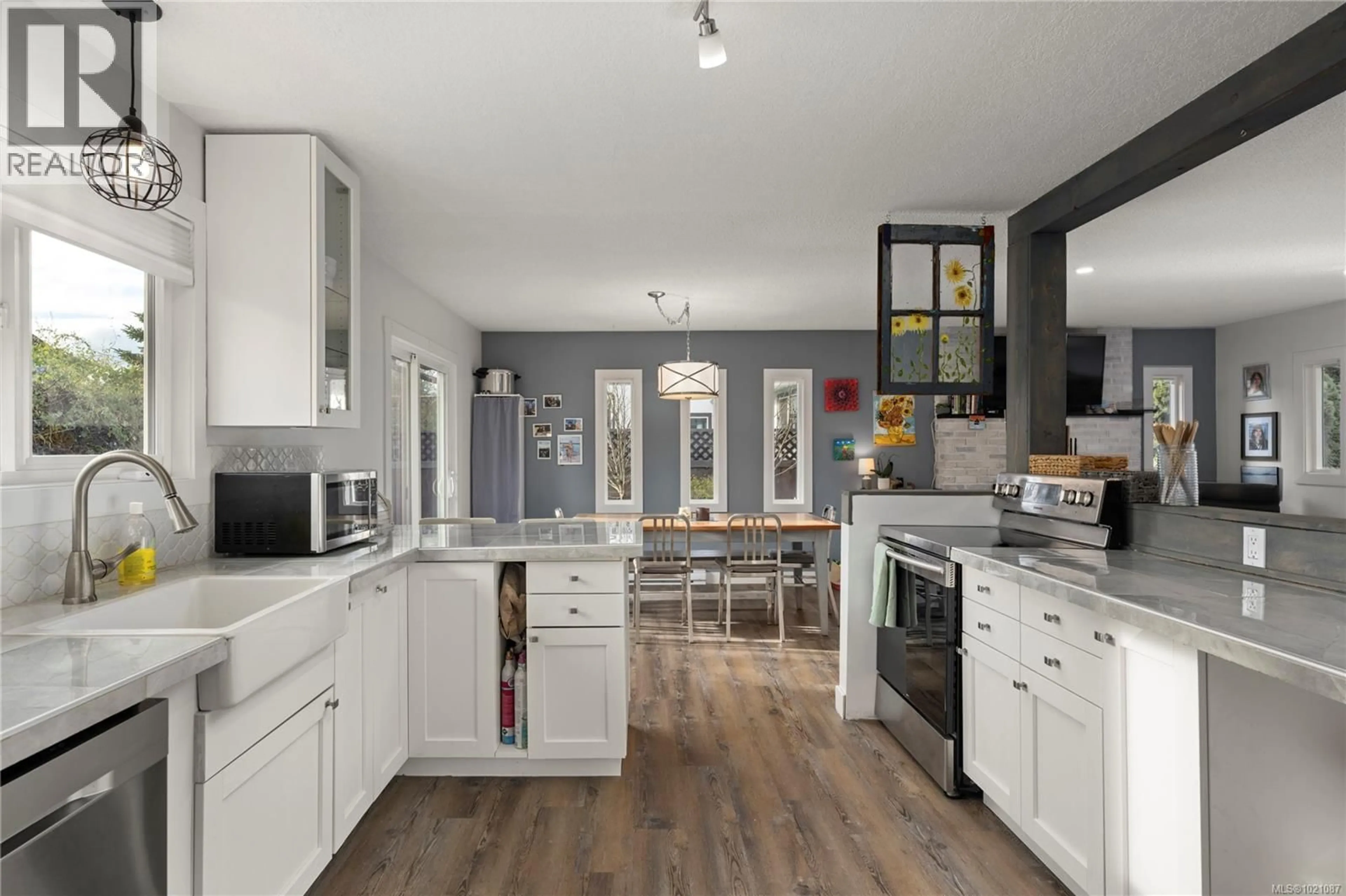 Open concept kitchen, unknown for 1592 DALMATIAN DRIVE, Parksville British Columbia V9P1Y7
