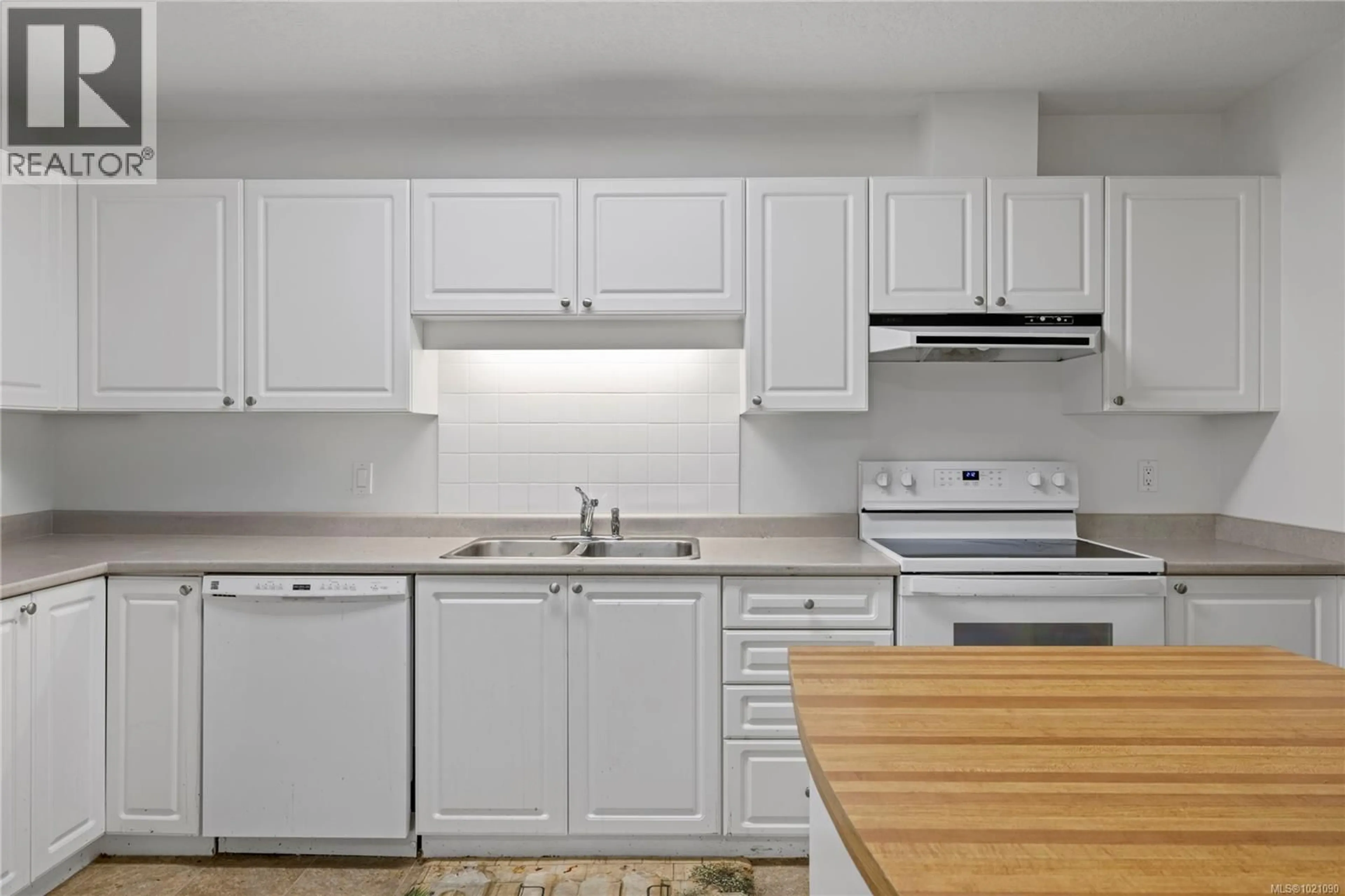 Standard kitchen, unknown for 108 - 354 MORISON AVENUE, Parksville British Columbia V9P2V3