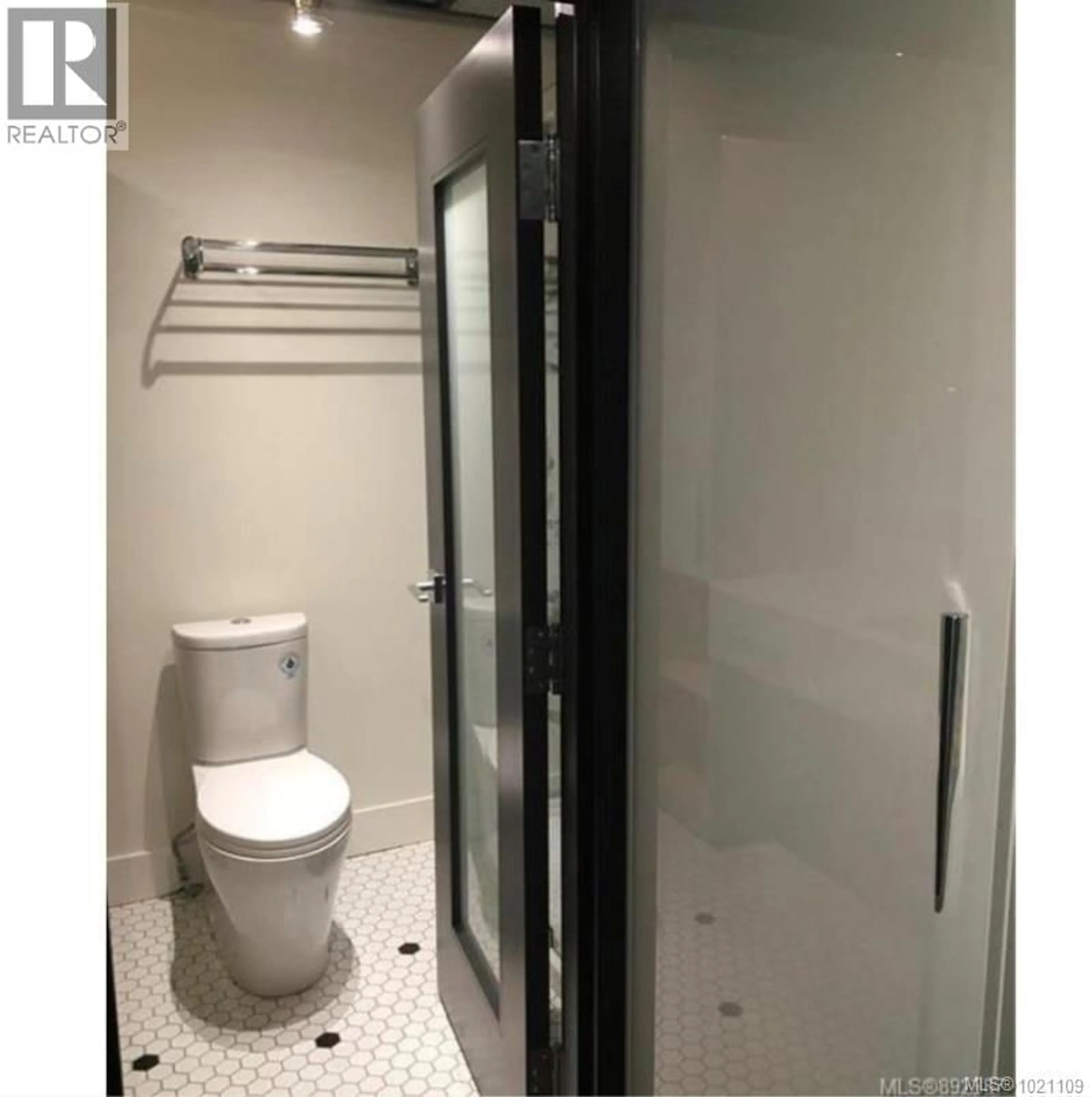 Standard bathroom, unknown for 609 - 1029 VIEW STREET NORTH, Victoria British Columbia V8V0C9