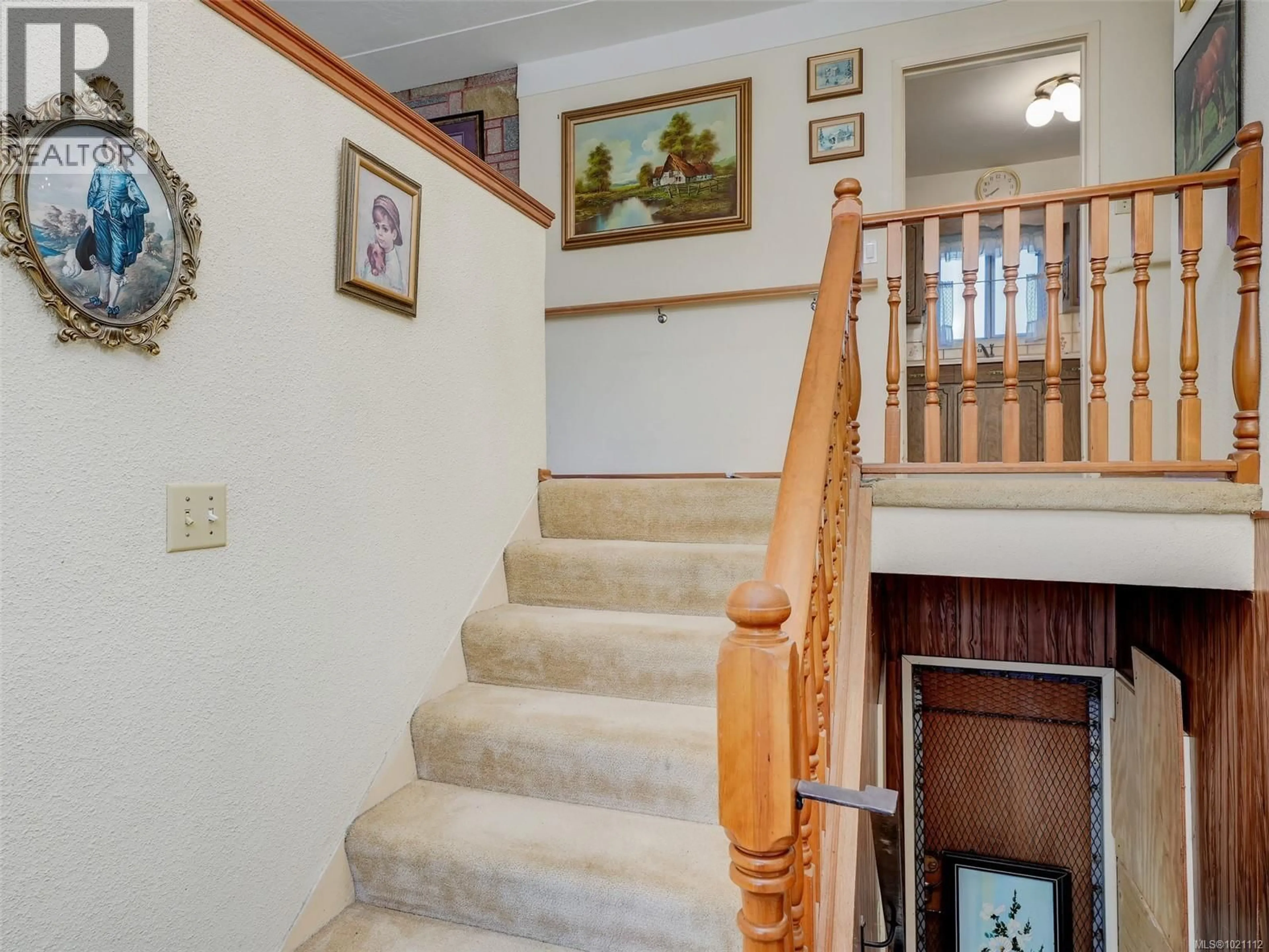 Stairs for 4321 INTERURBAN ROAD, Saanich British Columbia V9E2C6