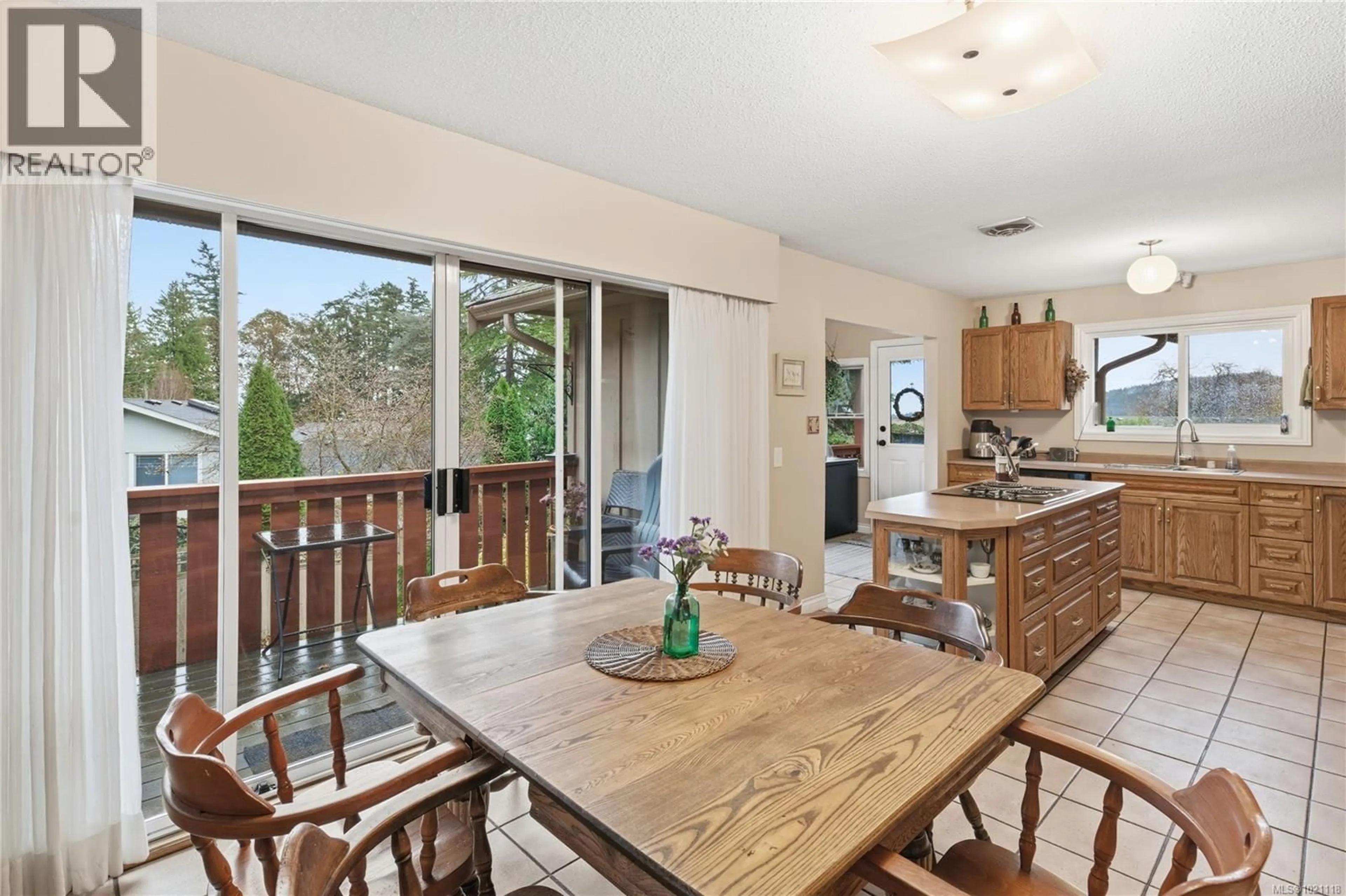 Unknown for 833 ALVARADO TERRACE, Saanich British Columbia V8Y1G5