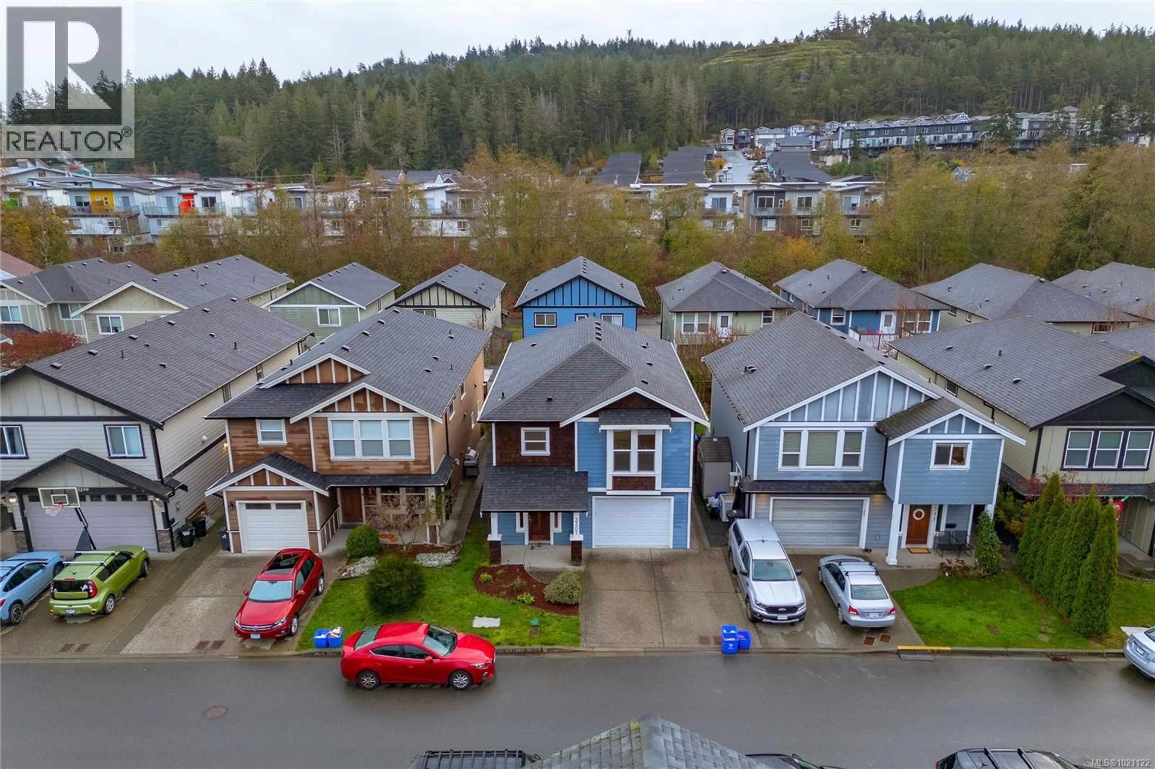 A pic from outside/outdoor area/front of a property/back of a property/a pic from drone, street for 3307 MERLIN ROAD, Langford British Columbia V9C0H3