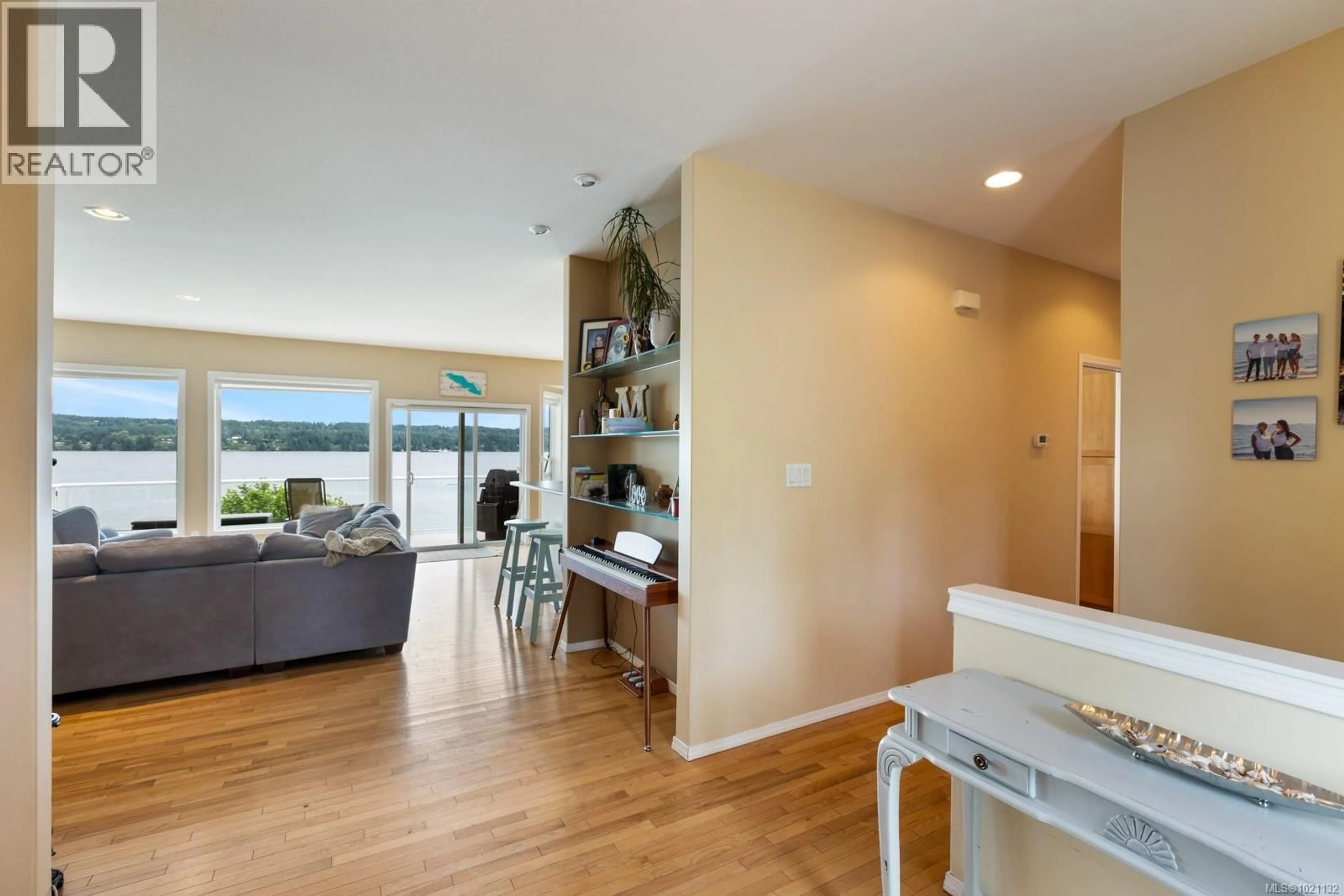 Unknown for 6800 BUCKLEY BAY FRONTAGE ROAD, Fanny Bay British Columbia V0R1W0