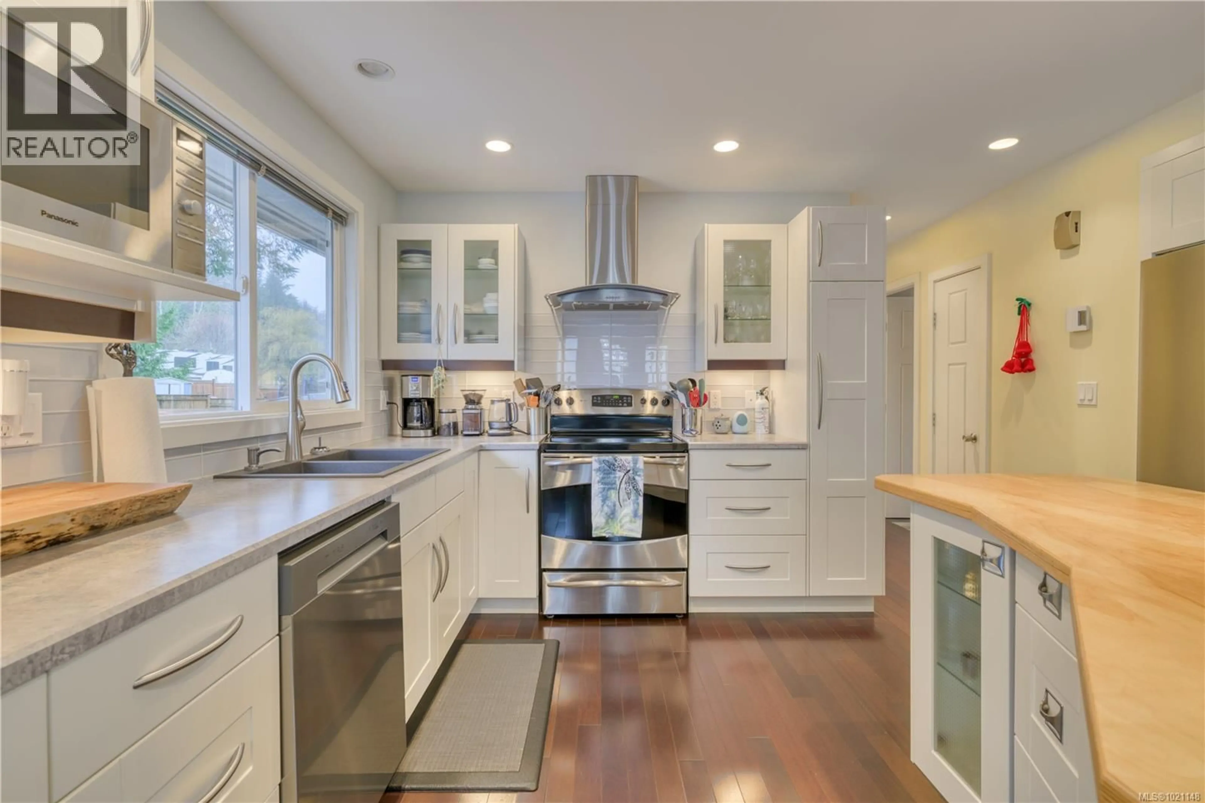 Contemporary kitchen, unknown for 7730 DAPHNE STREET, Port Hardy British Columbia V0N2P0