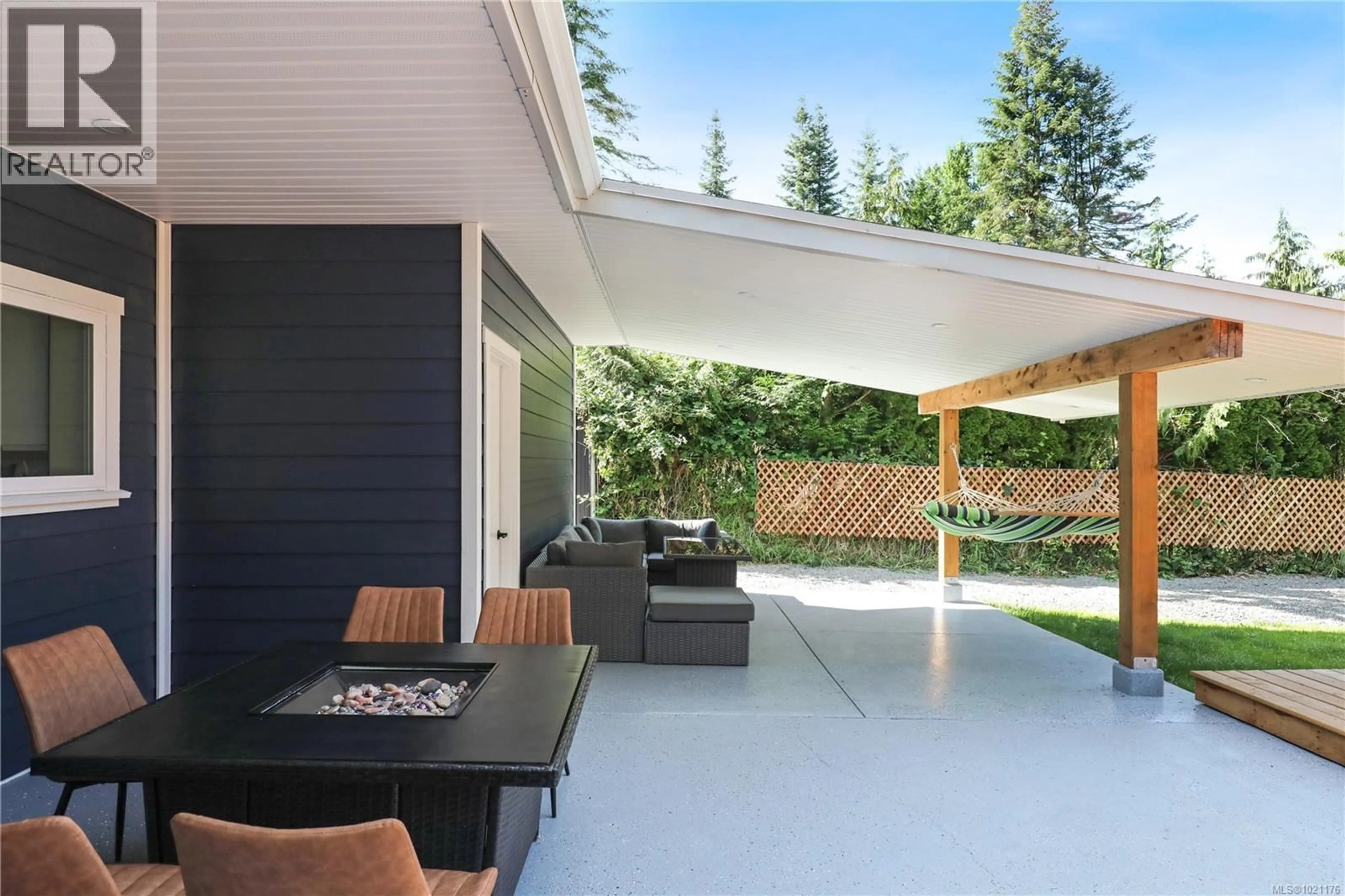 Patio, street for 84 LEASH ROAD, Courtenay British Columbia V9N9V2