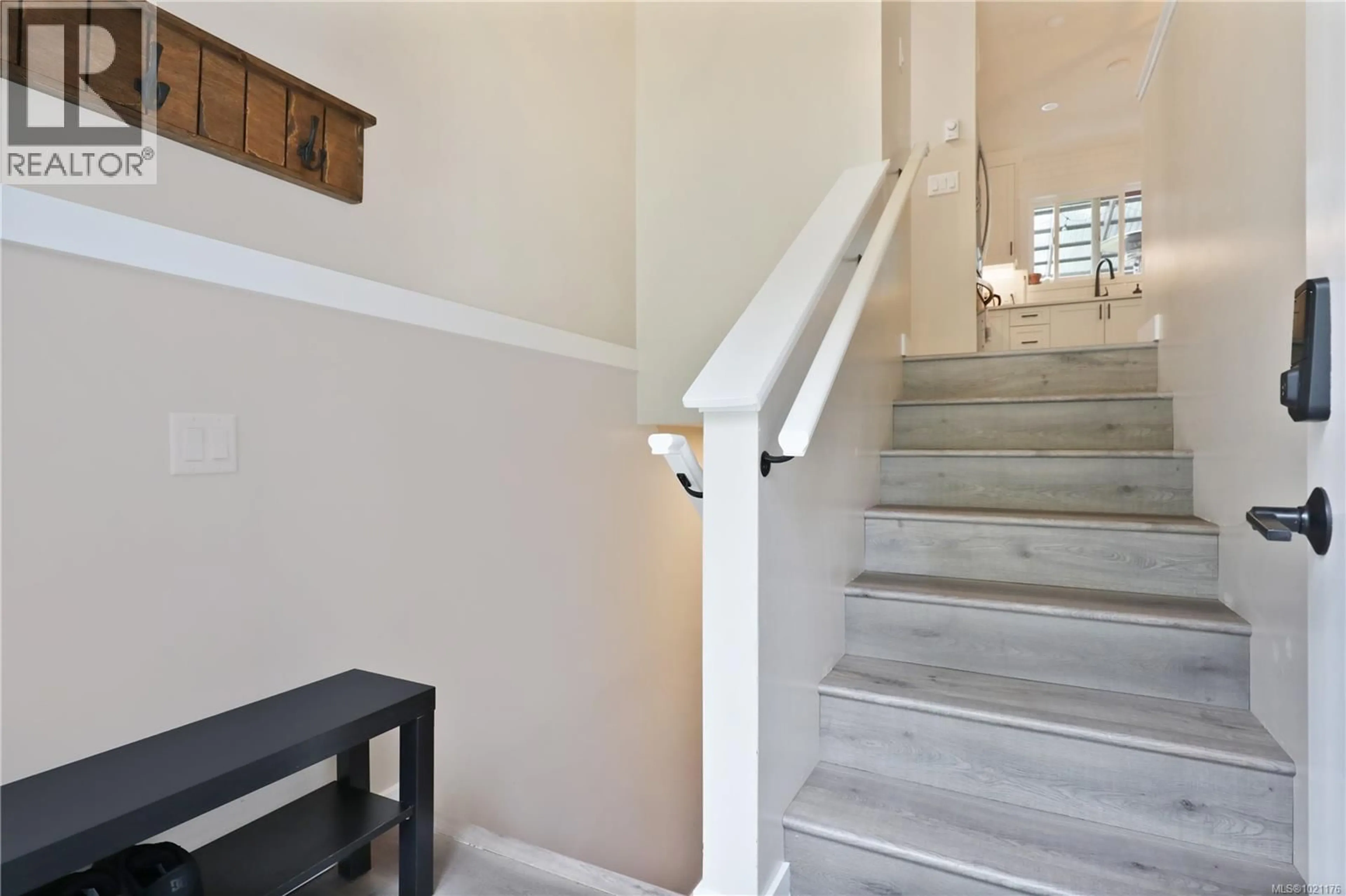 Stairs for 84 LEASH ROAD, Courtenay British Columbia V9N9V2