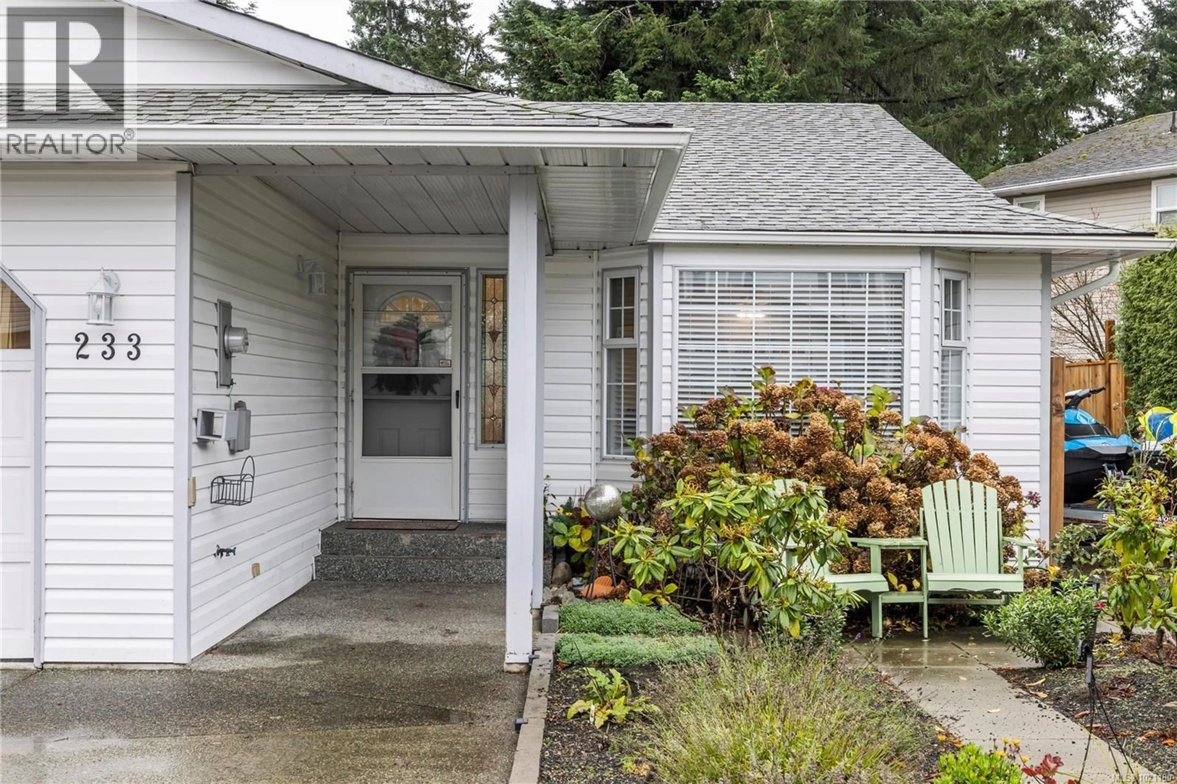 Home with vinyl exterior material, street for 233 ARDOON PLACE, Nanaimo British Columbia V9T4V9