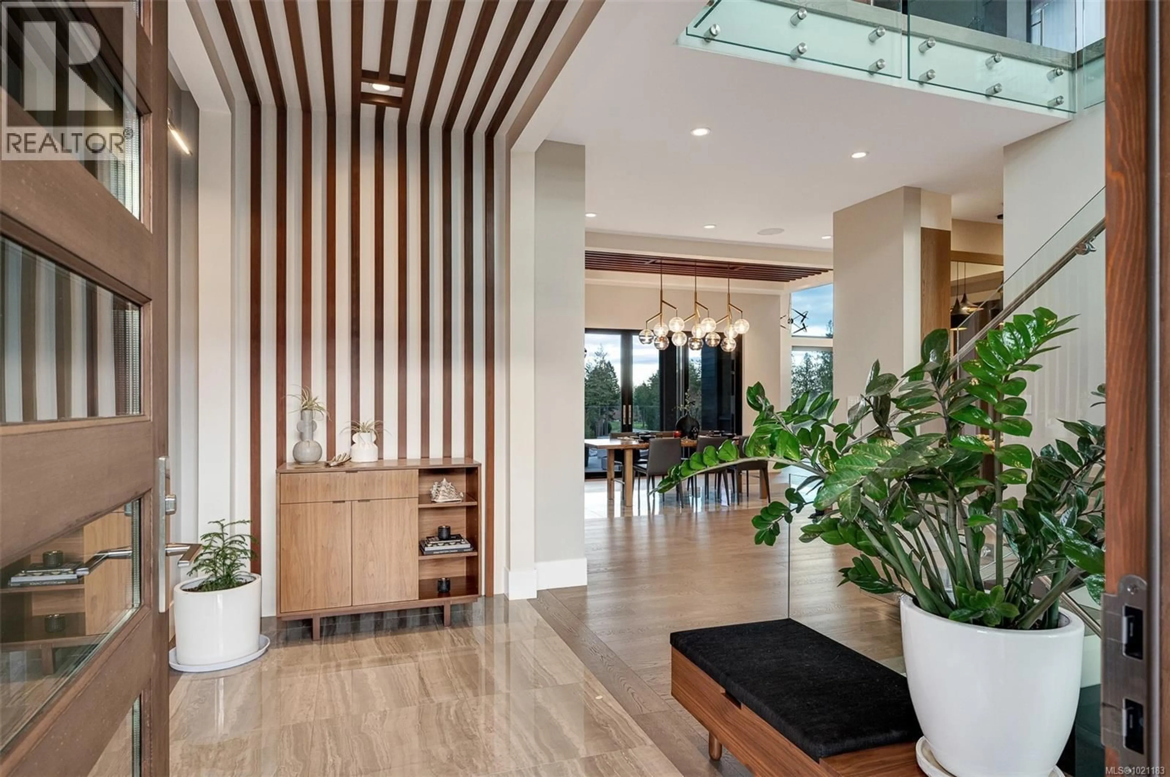 Indoor foyer for 2022 PEBBLE DRIVE, Langford British Columbia V9B0T4