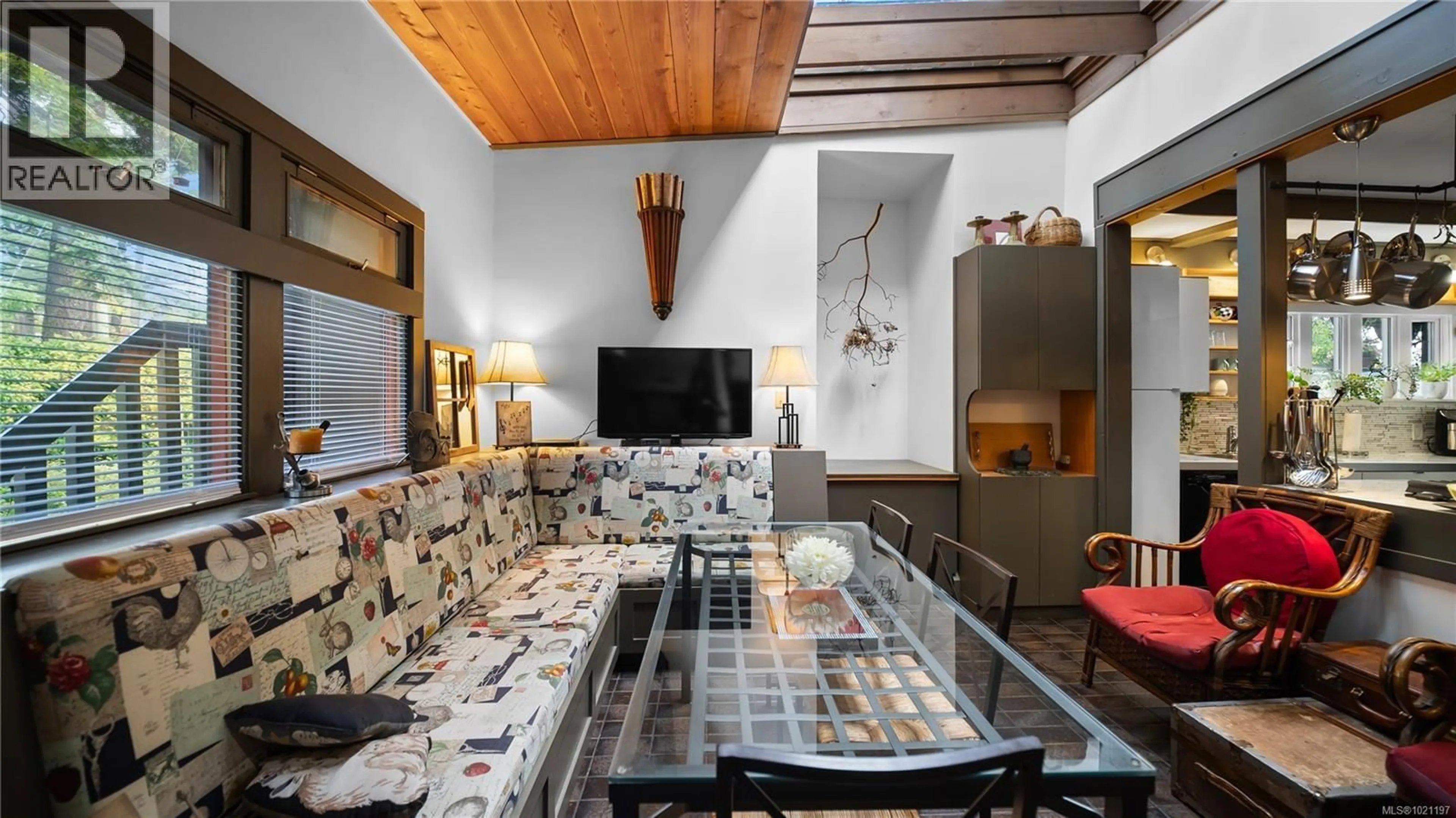 Unknown for 1168 BURNSIDE ROAD WEST, Saanich British Columbia V8Z1N6