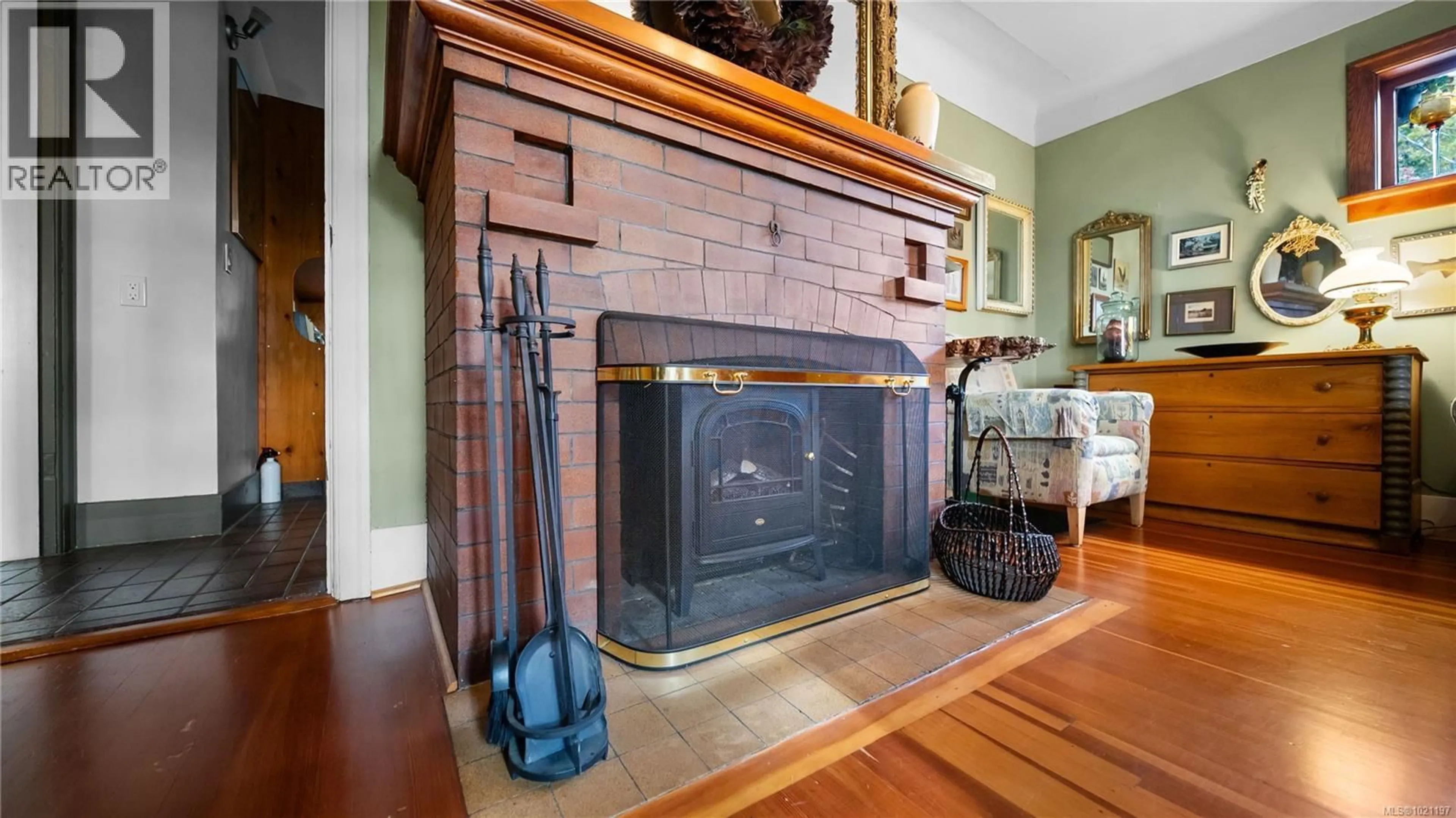 Unknown for 1168 BURNSIDE ROAD WEST, Saanich British Columbia V8Z1N6