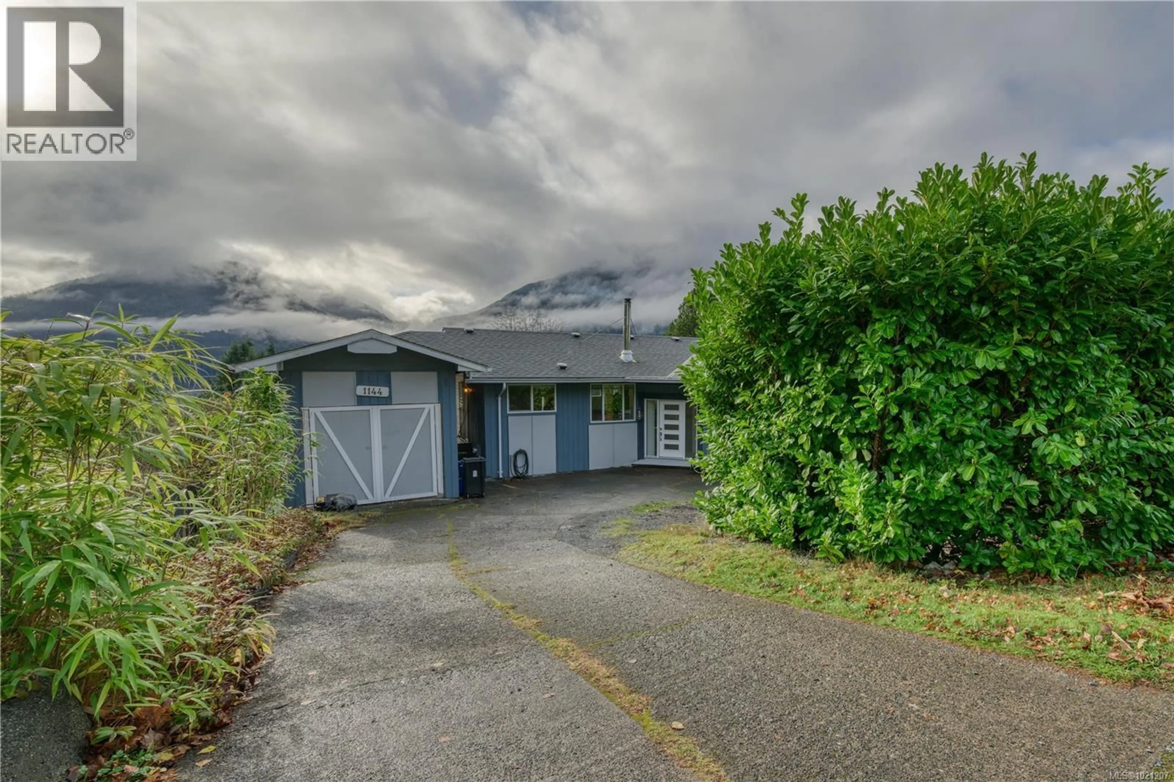 A pic from outside/outdoor area/front of a property/back of a property/a pic from drone, street for 1144 HAIDA AVENUE, Port Alice British Columbia V0N2N0