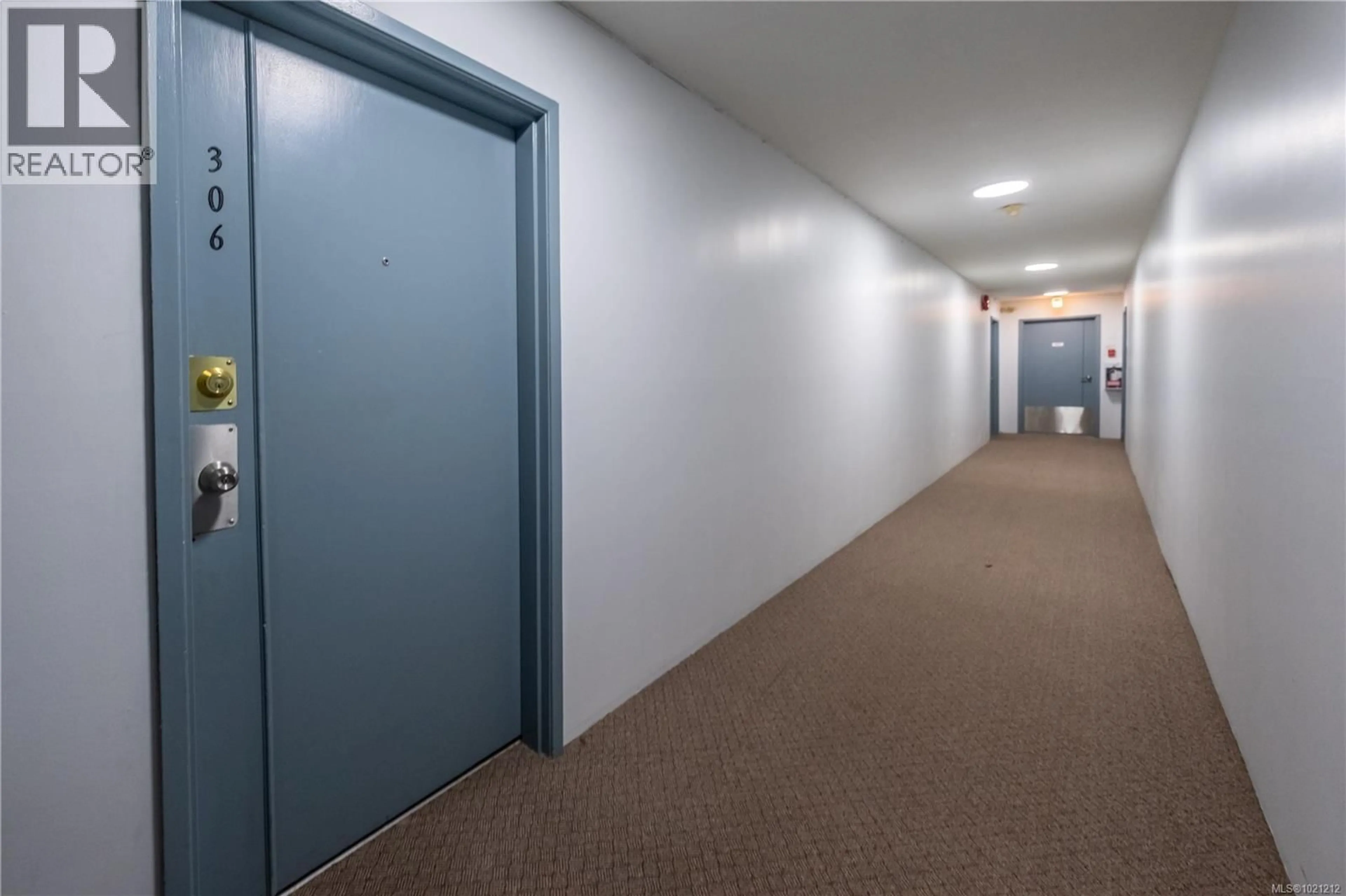 Indoor foyer for 4306 - 997 BOWEN ROAD, Nanaimo British Columbia V9R2A4