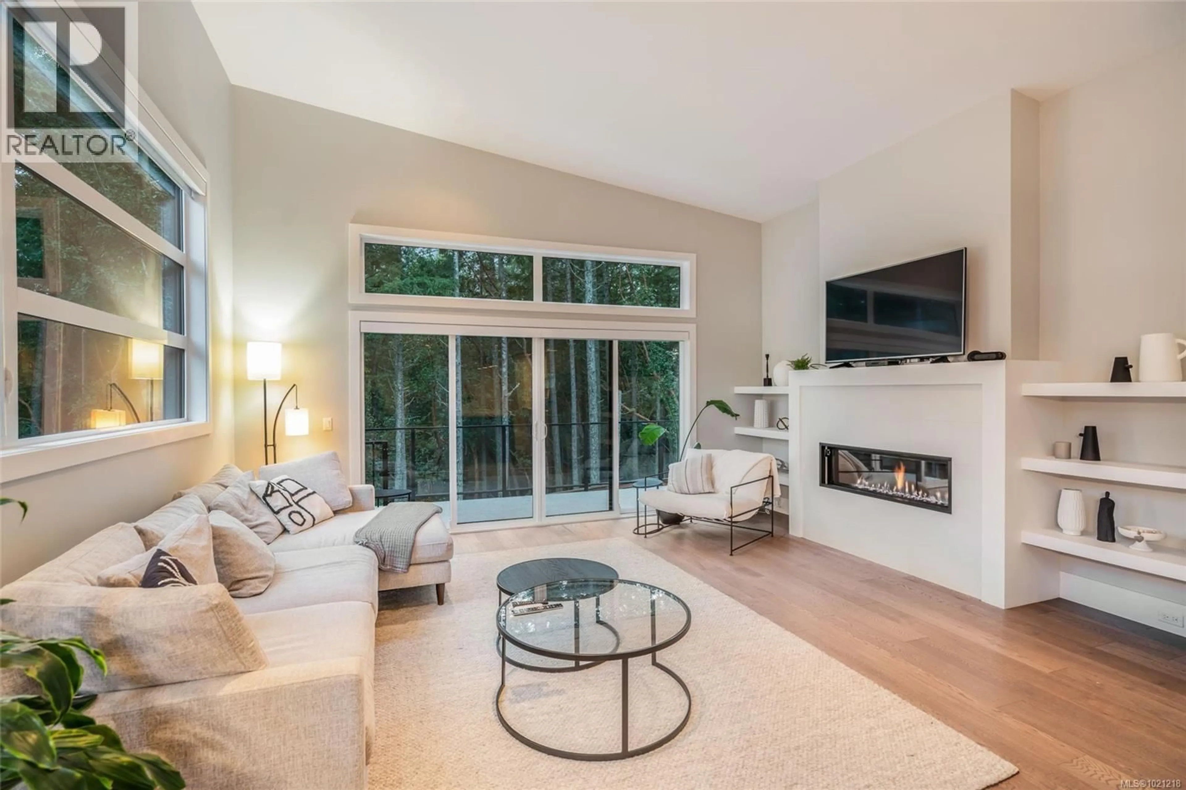 Living room with furniture, unknown for 266 CRESTLINE TERRACE, Nanaimo British Columbia V9T0H1