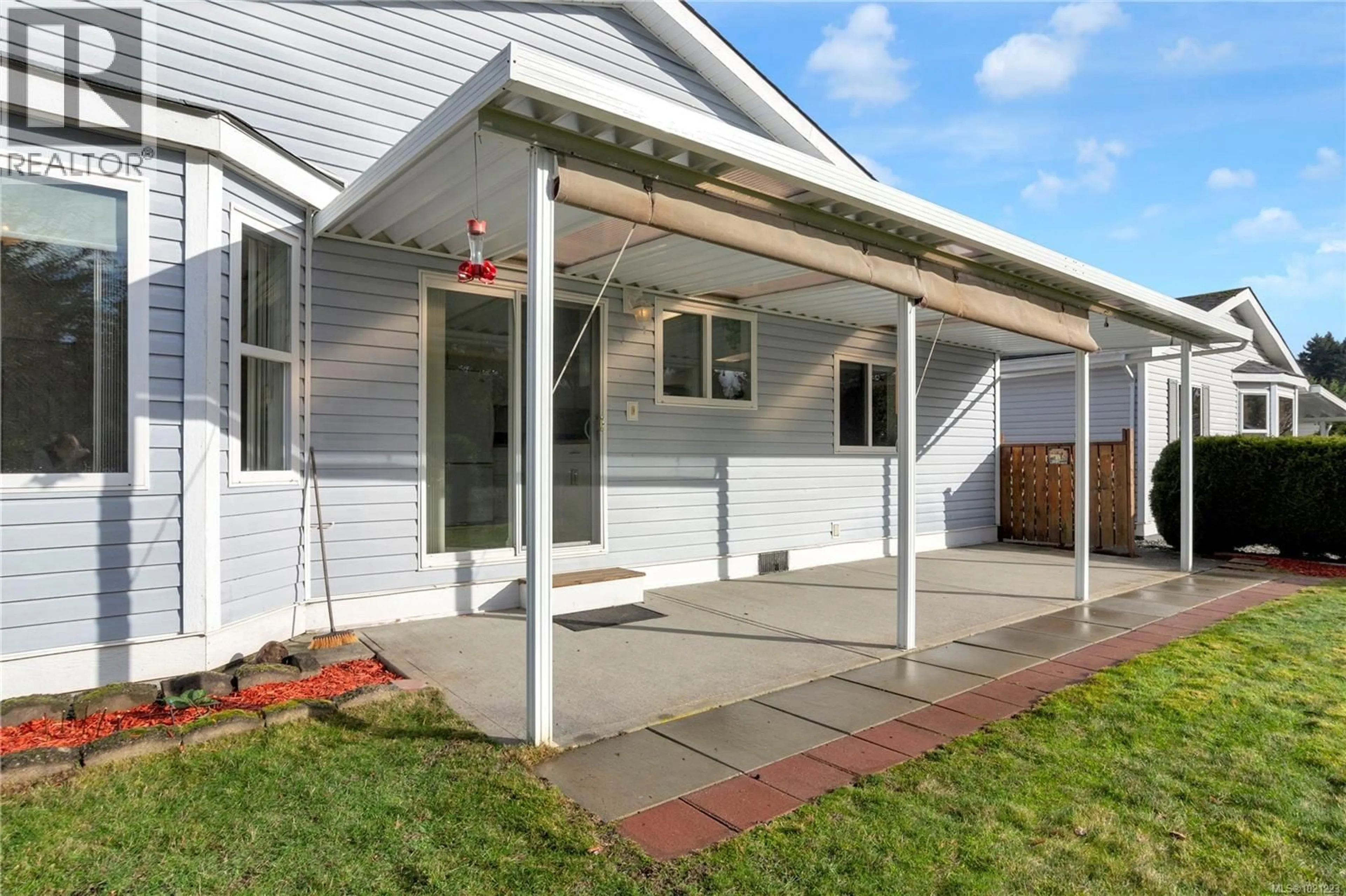 Home with vinyl exterior material, street for 6213 RICH ROAD, Nanaimo British Columbia V9T6J2