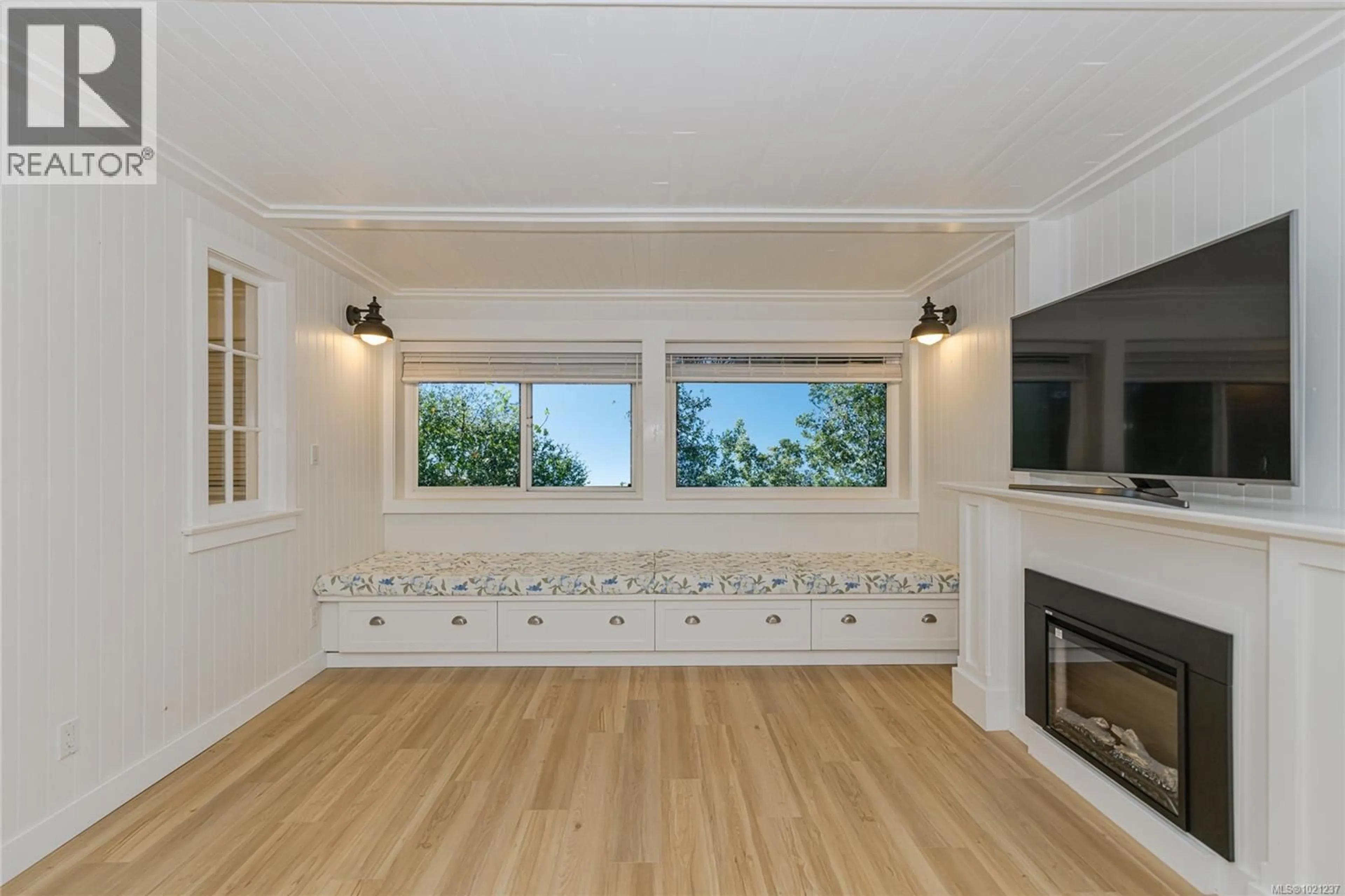 Unknown for 114 - 2100 GRANITE STREET, Oak Bay British Columbia V8S3G7