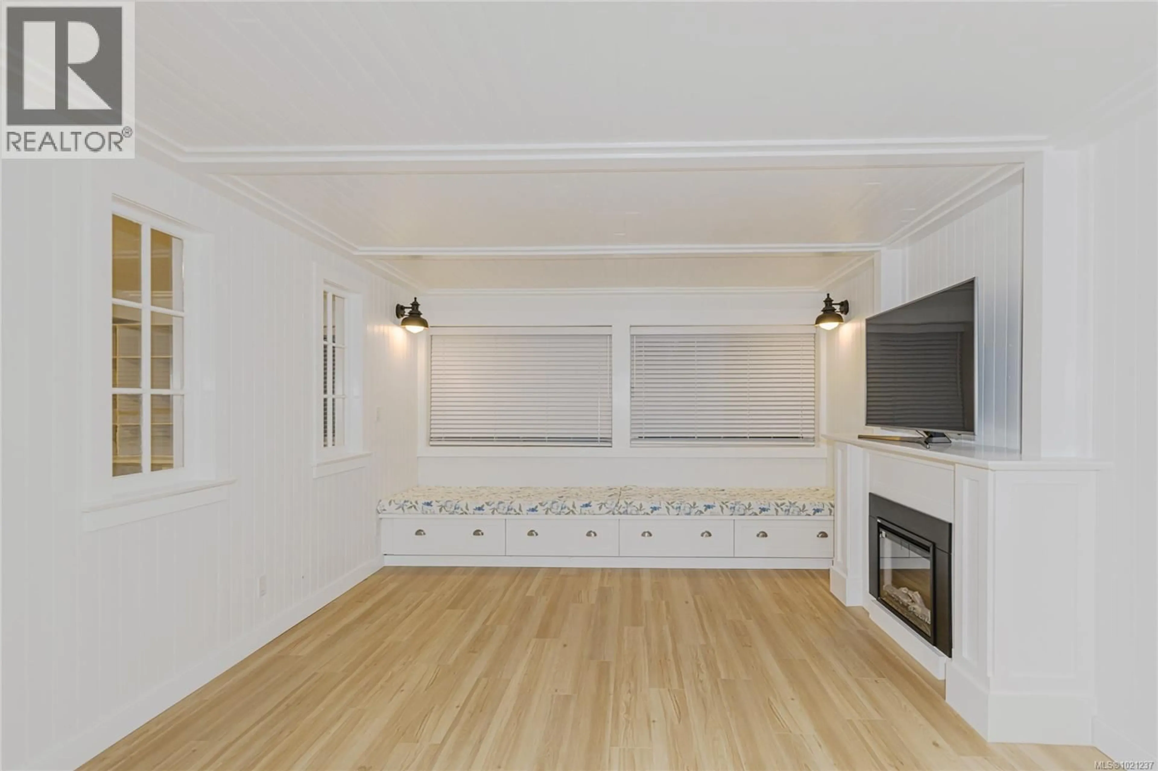 A pic of a room for 114 - 2100 GRANITE STREET, Oak Bay British Columbia V8S3G7