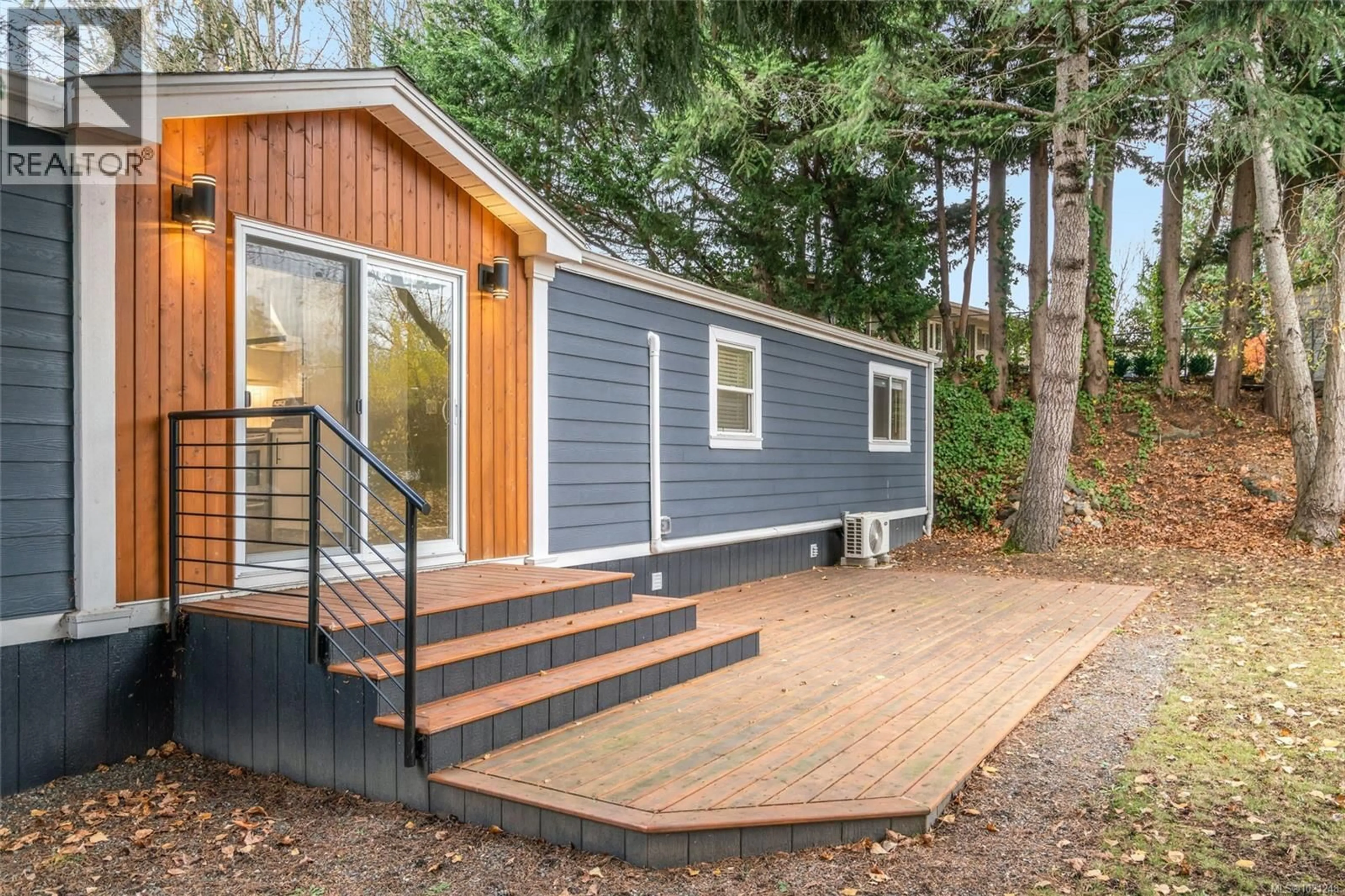 Home with vinyl exterior material, street for 34 - 80 FIFTH STREET, Nanaimo British Columbia V9R1N1