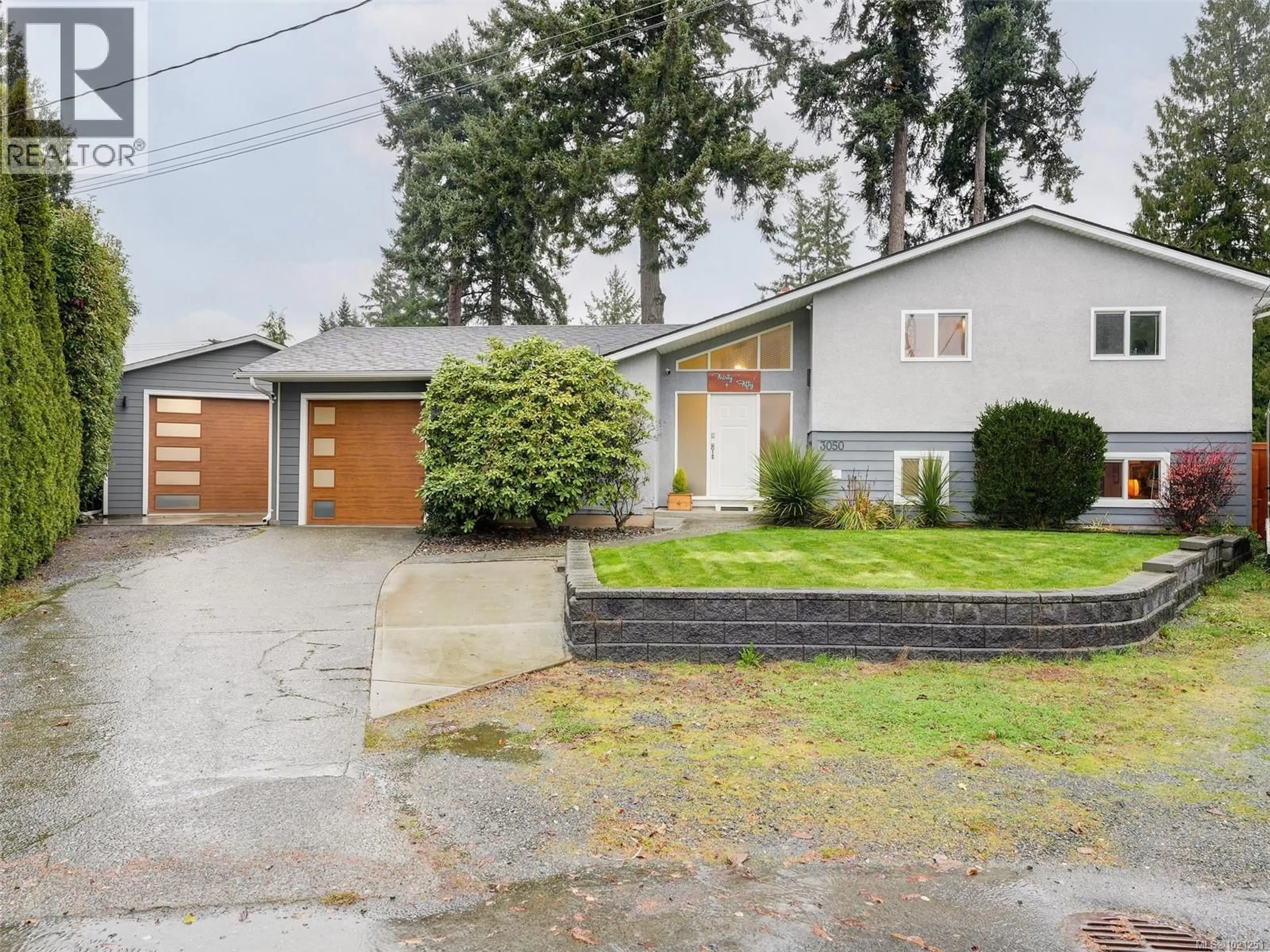 Home with vinyl exterior material, street for 3050 LEROY PLACE, Colwood British Columbia V9C1N7