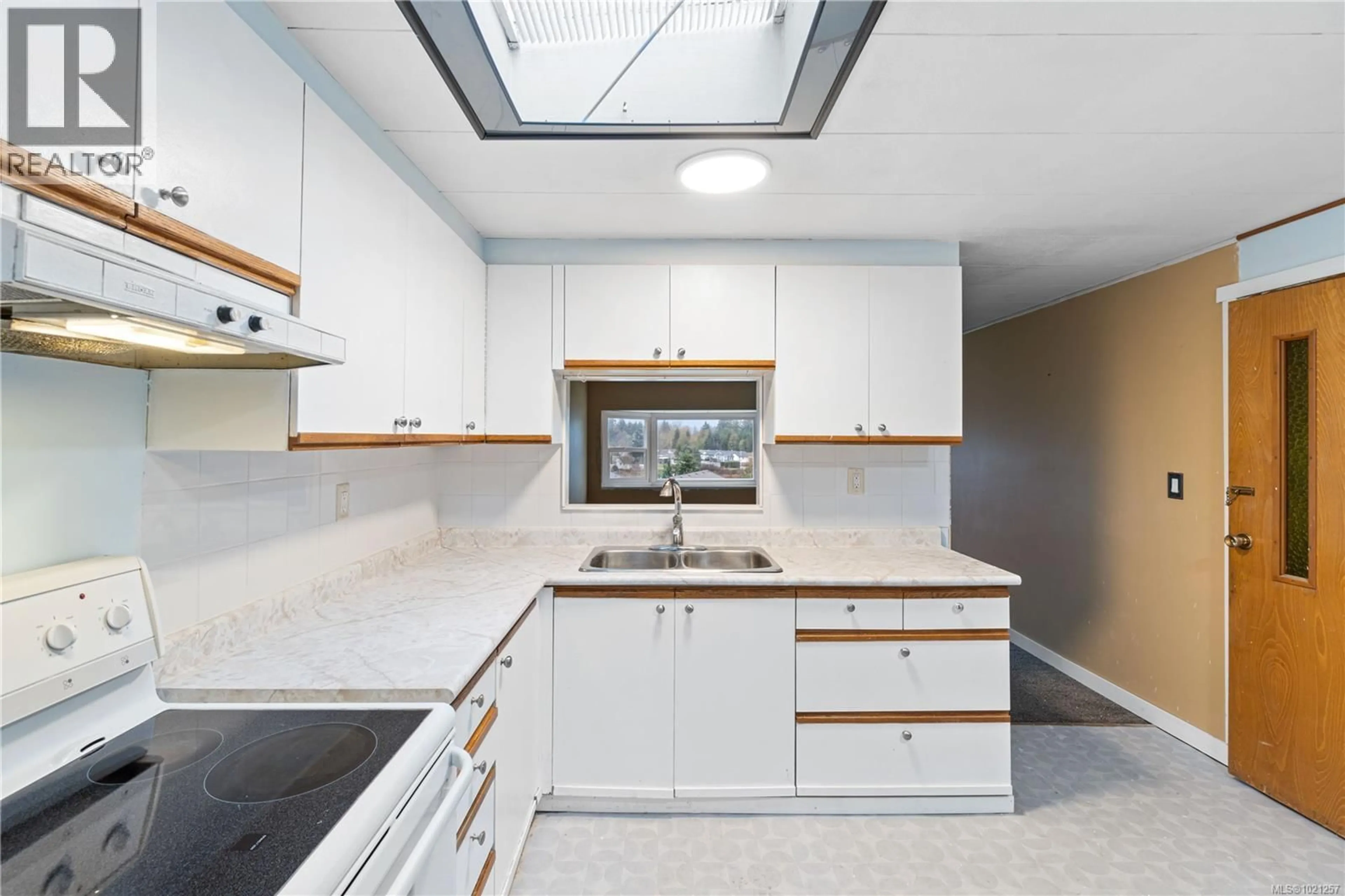 Standard kitchen, unknown for 41 - 6245 METRAL DRIVE, Nanaimo British Columbia V9T6P8