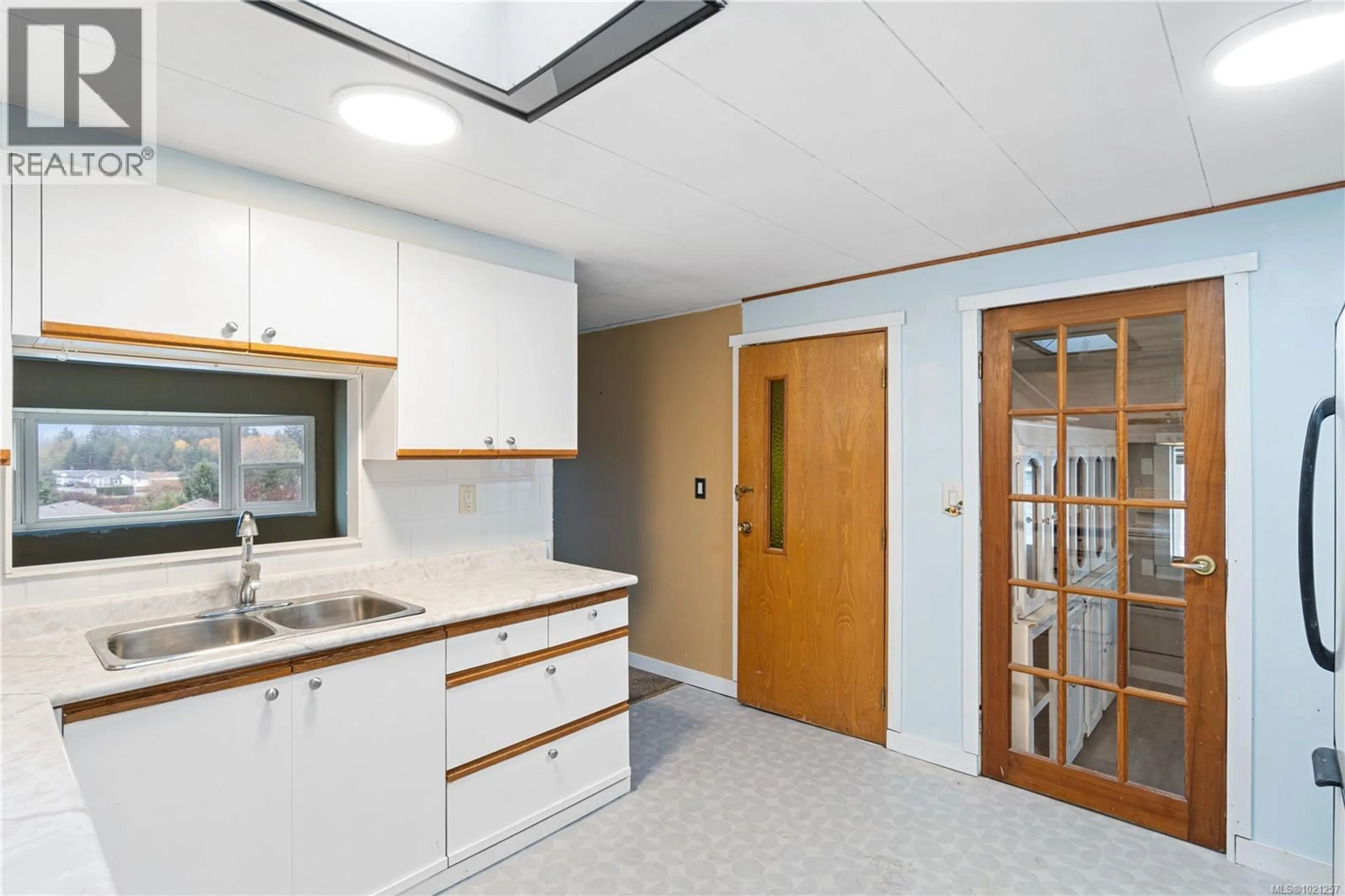 Standard kitchen, unknown for 41 - 6245 METRAL DRIVE, Nanaimo British Columbia V9T6P8