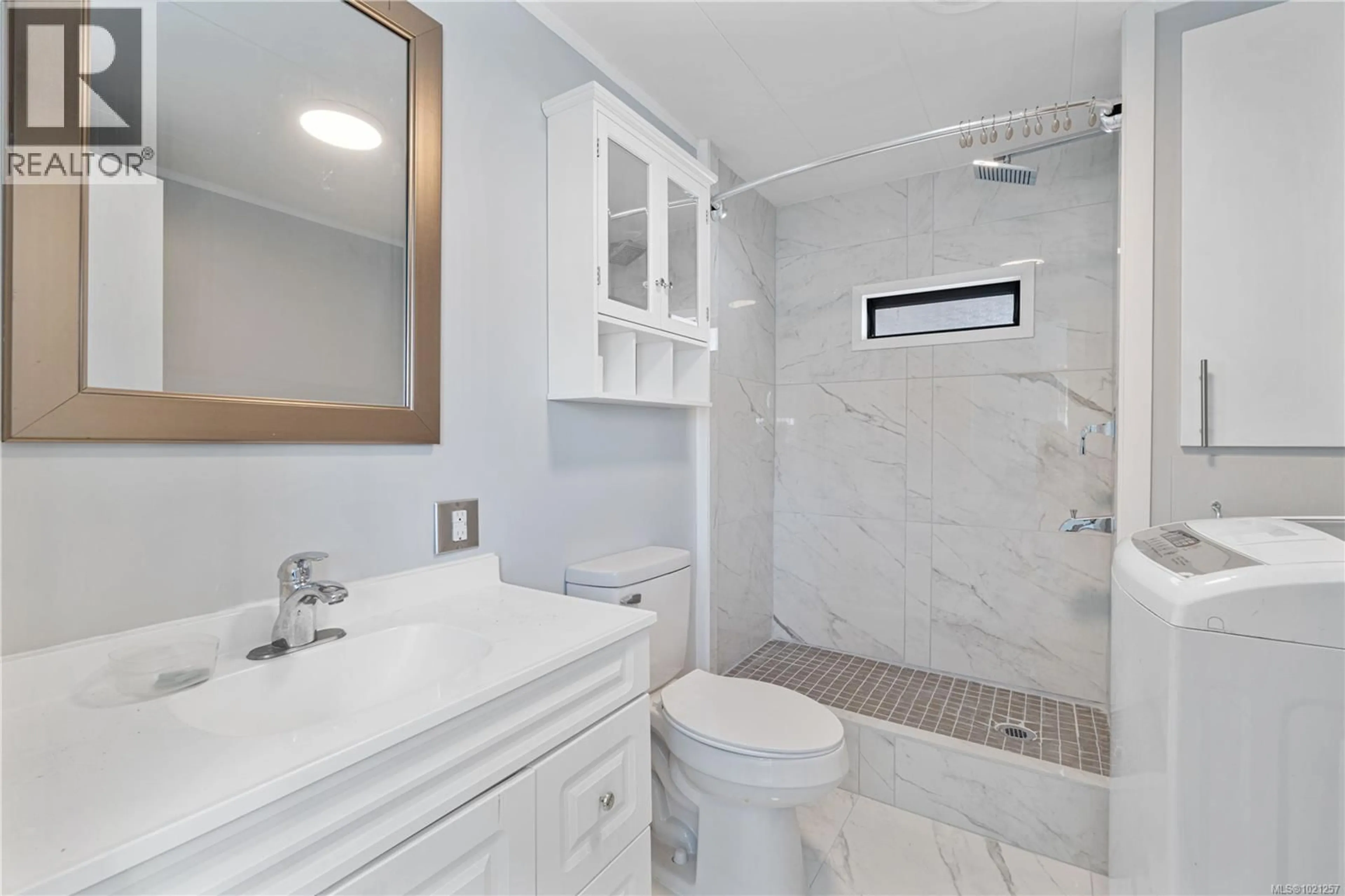 Standard bathroom, ceramic/tile floor for 41 - 6245 METRAL DRIVE, Nanaimo British Columbia V9T6P8