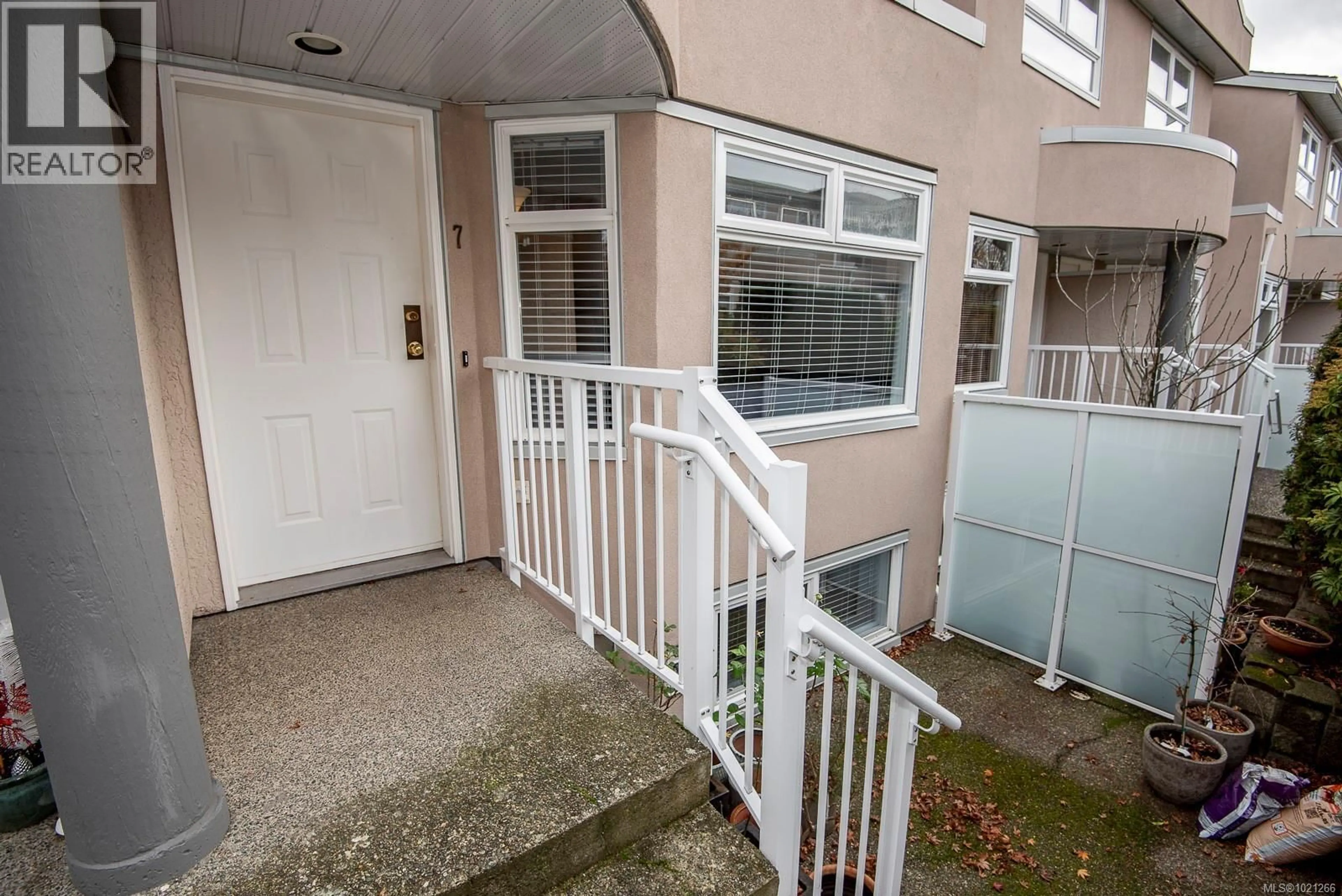 Unknown for 7 - 478 CULDUTHEL ROAD, Saanich British Columbia V8Z1G1