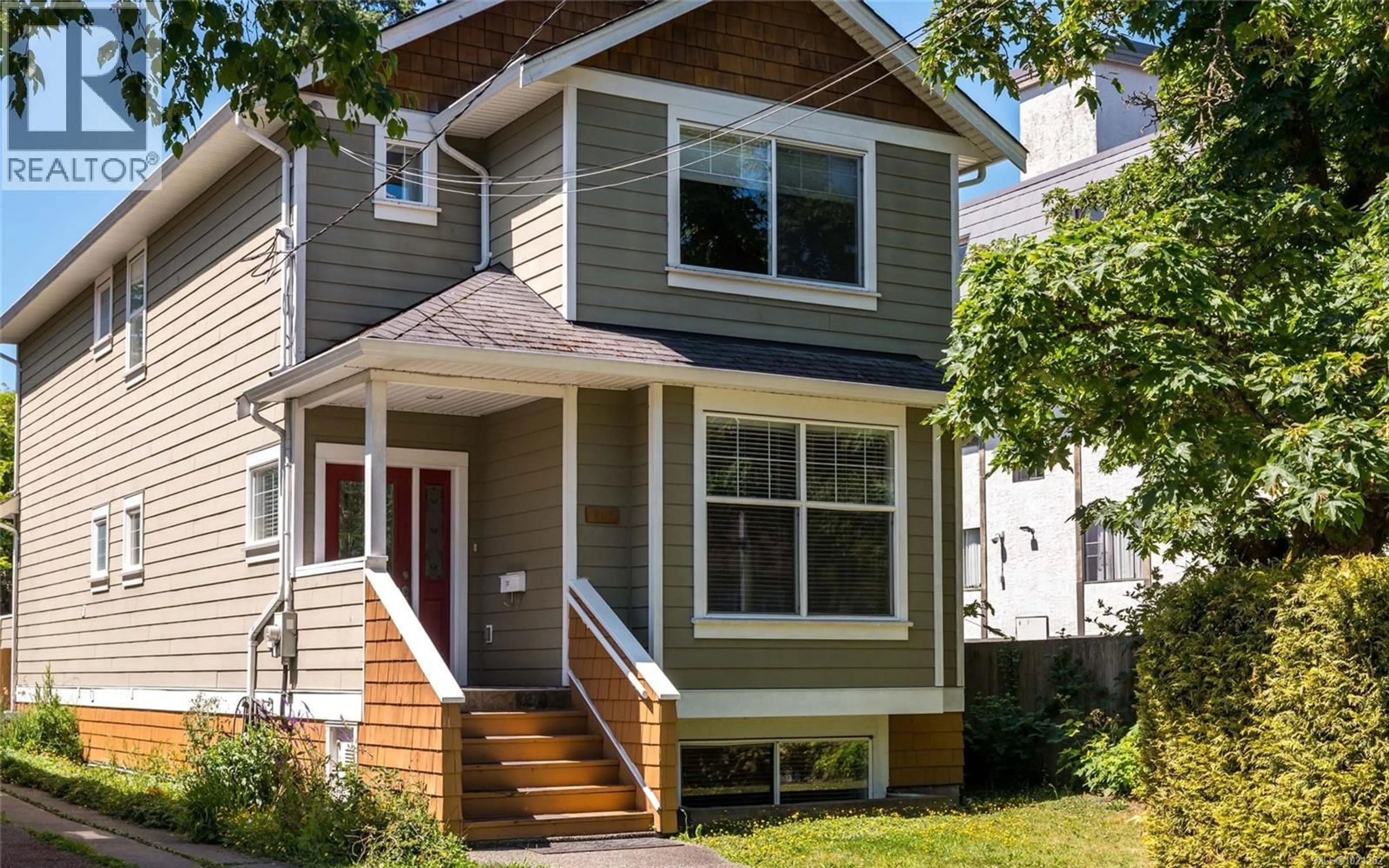 Home with vinyl exterior material, street for 257 MICHIGAN STREET, Victoria British Columbia V8V1R4