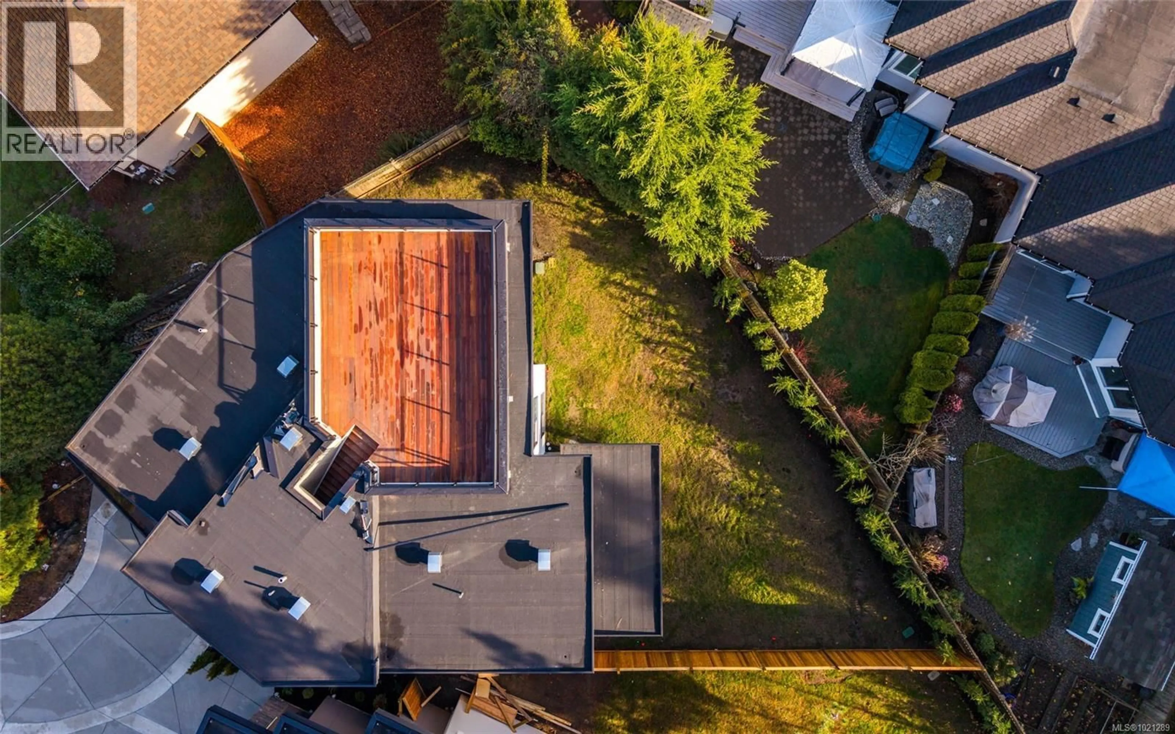 A pic from outside/outdoor area/front of a property/back of a property/a pic from drone, street for 2295 ADELA PLACE, Sidney British Columbia V8L1R2