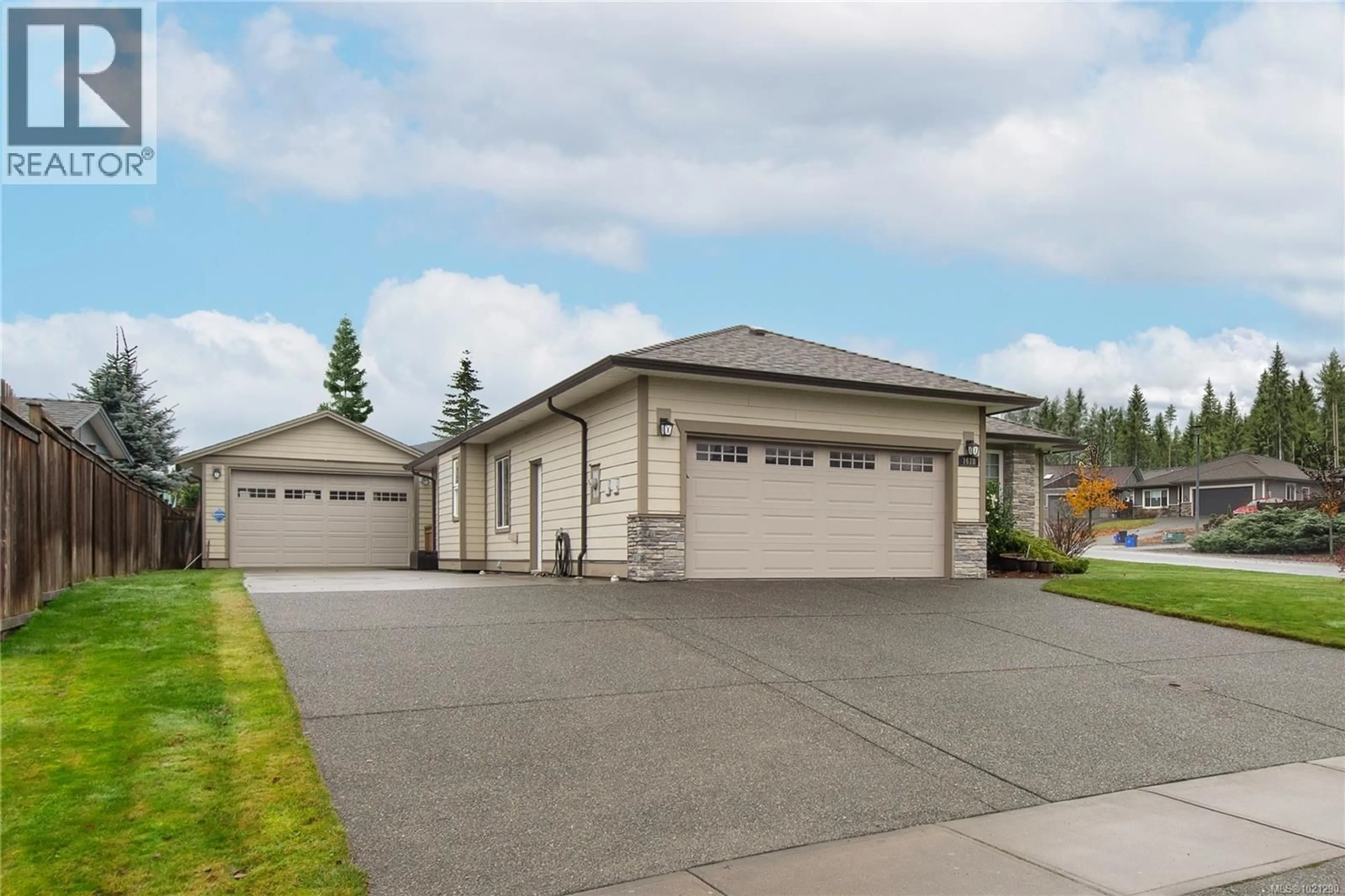 Indoor garage for 1618 GLEN EAGLE DRIVE, Campbell River British Columbia V9W0B2