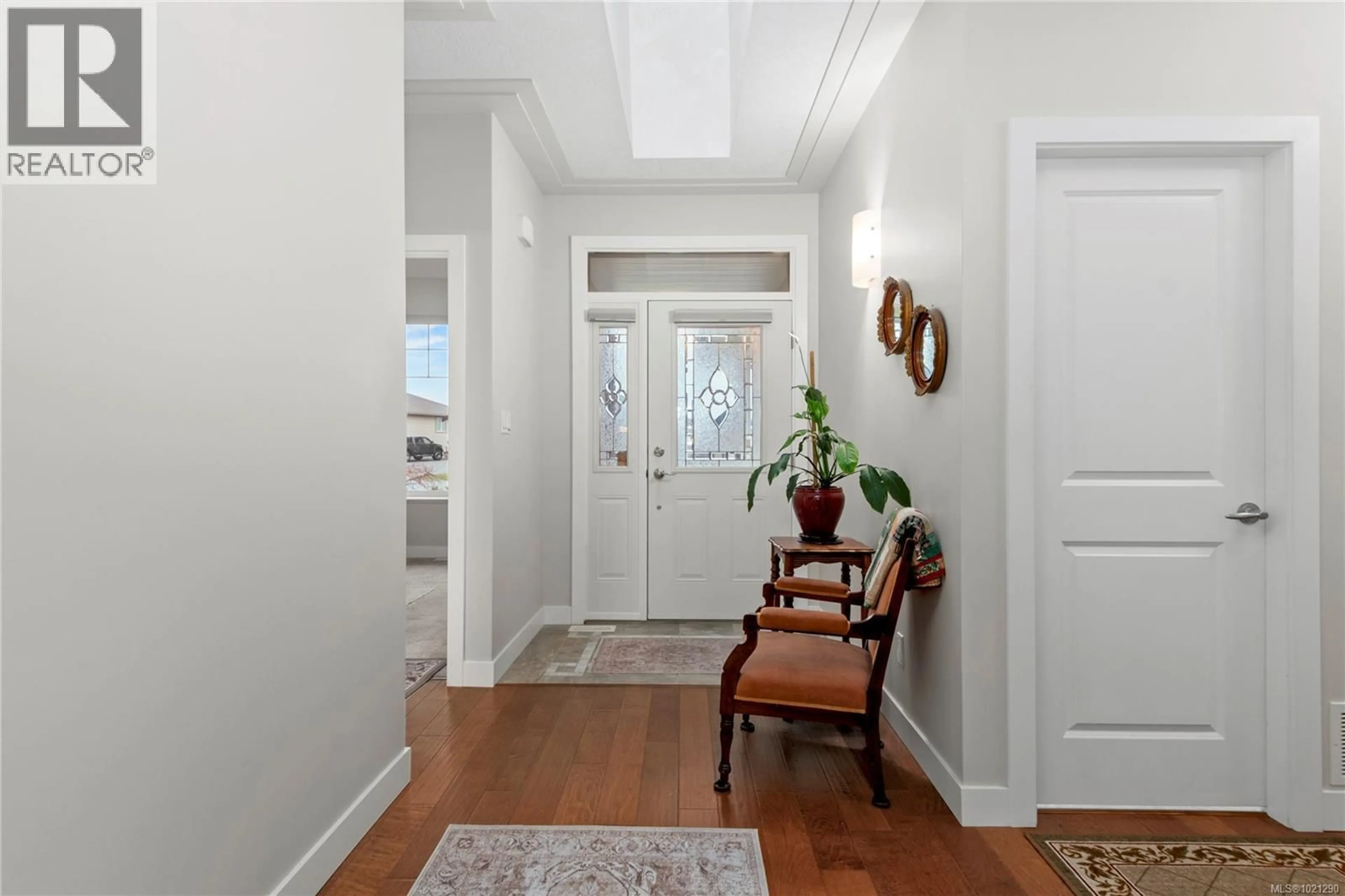 Indoor entryway for 1618 GLEN EAGLE DRIVE, Campbell River British Columbia V9W0B2