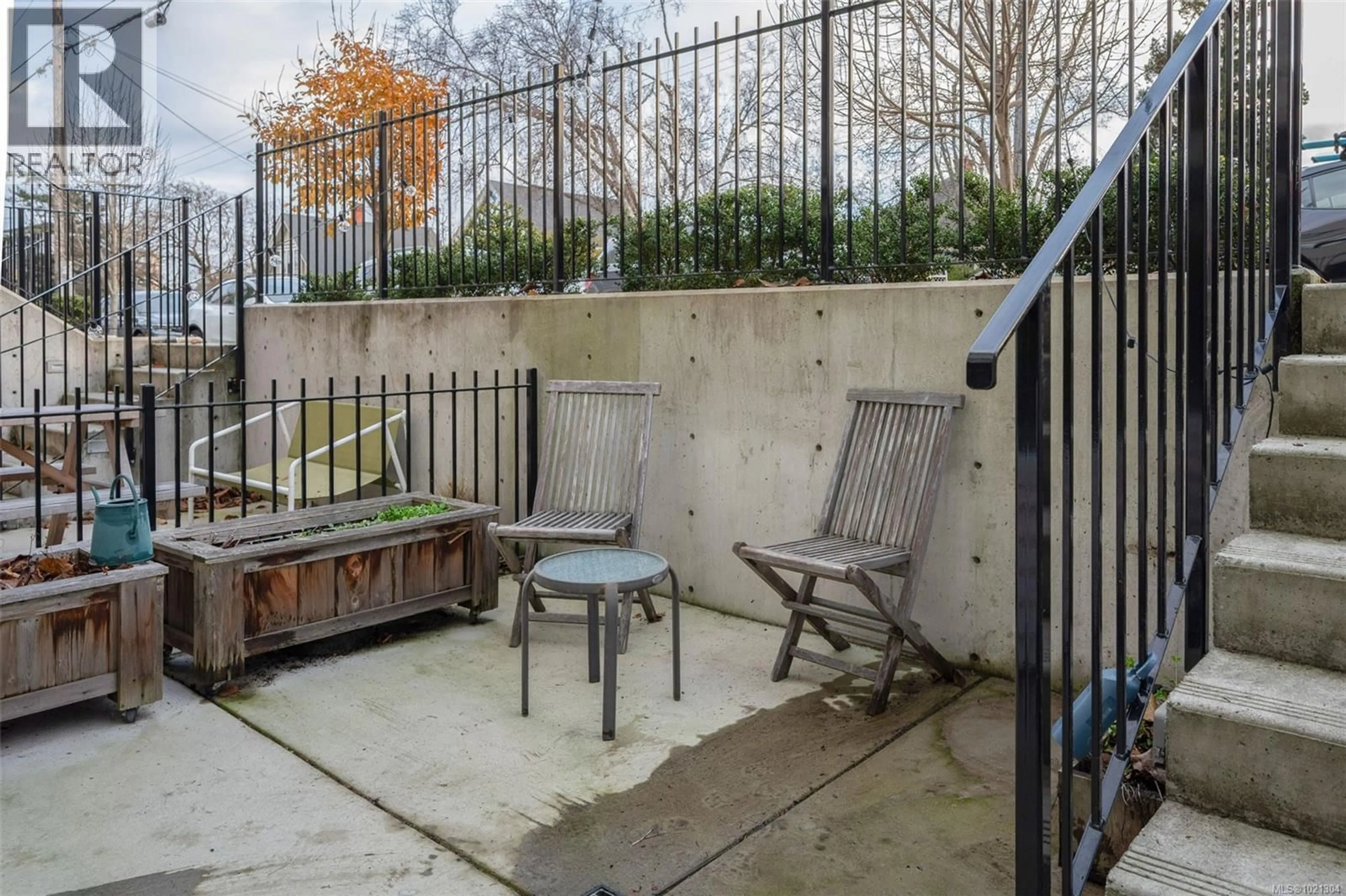 Patio, street for 11 - 230 WILSON STREET, Victoria British Columbia V9A7N6